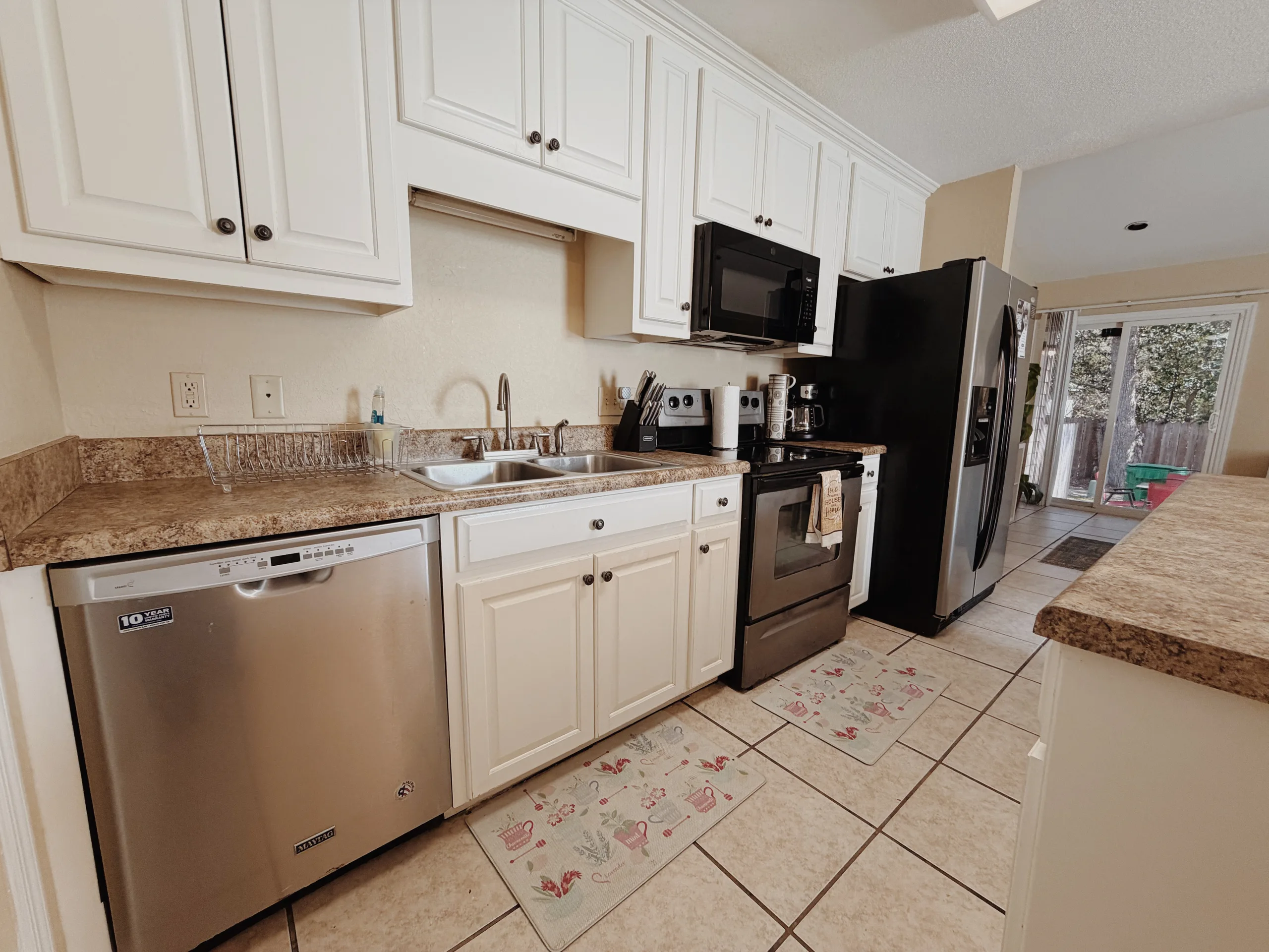 Spacious 3BR Townhouse | Near SGMC & VSU Sleeps 10