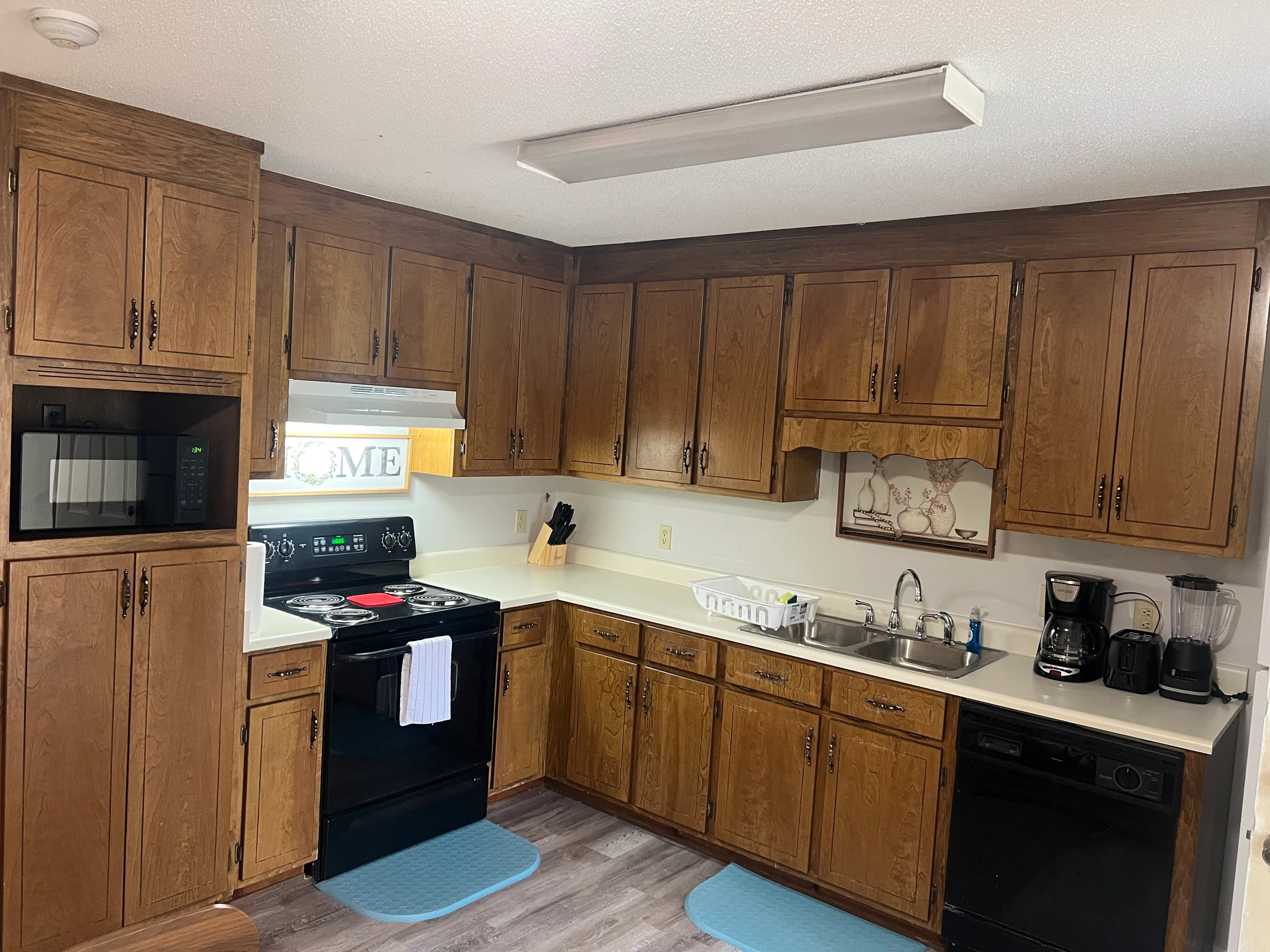 Family‑Ready 2BR Close to Wild Adventures & Moody