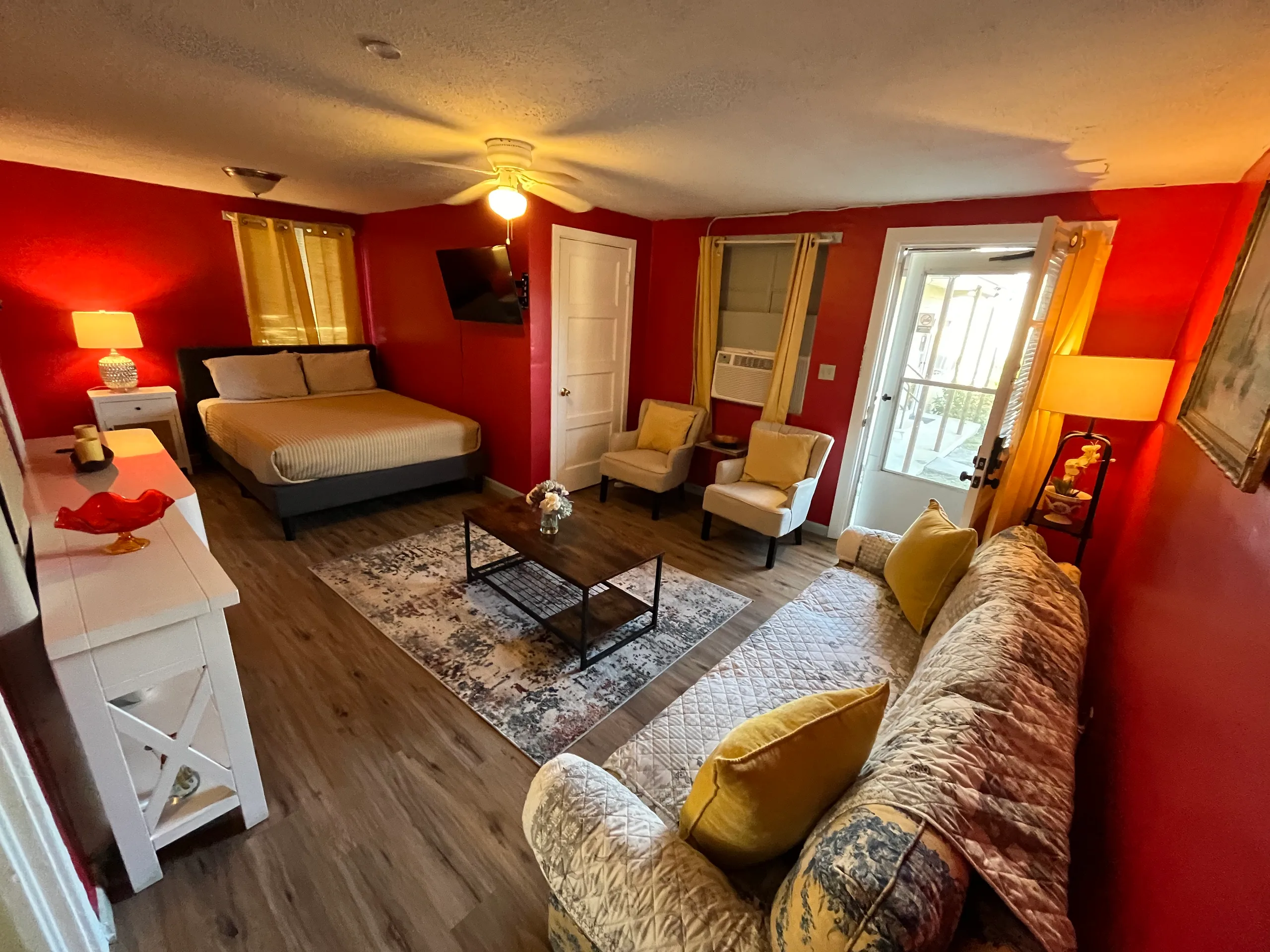 Cozy Studio | Near VSU, SGMC & Moody AFB