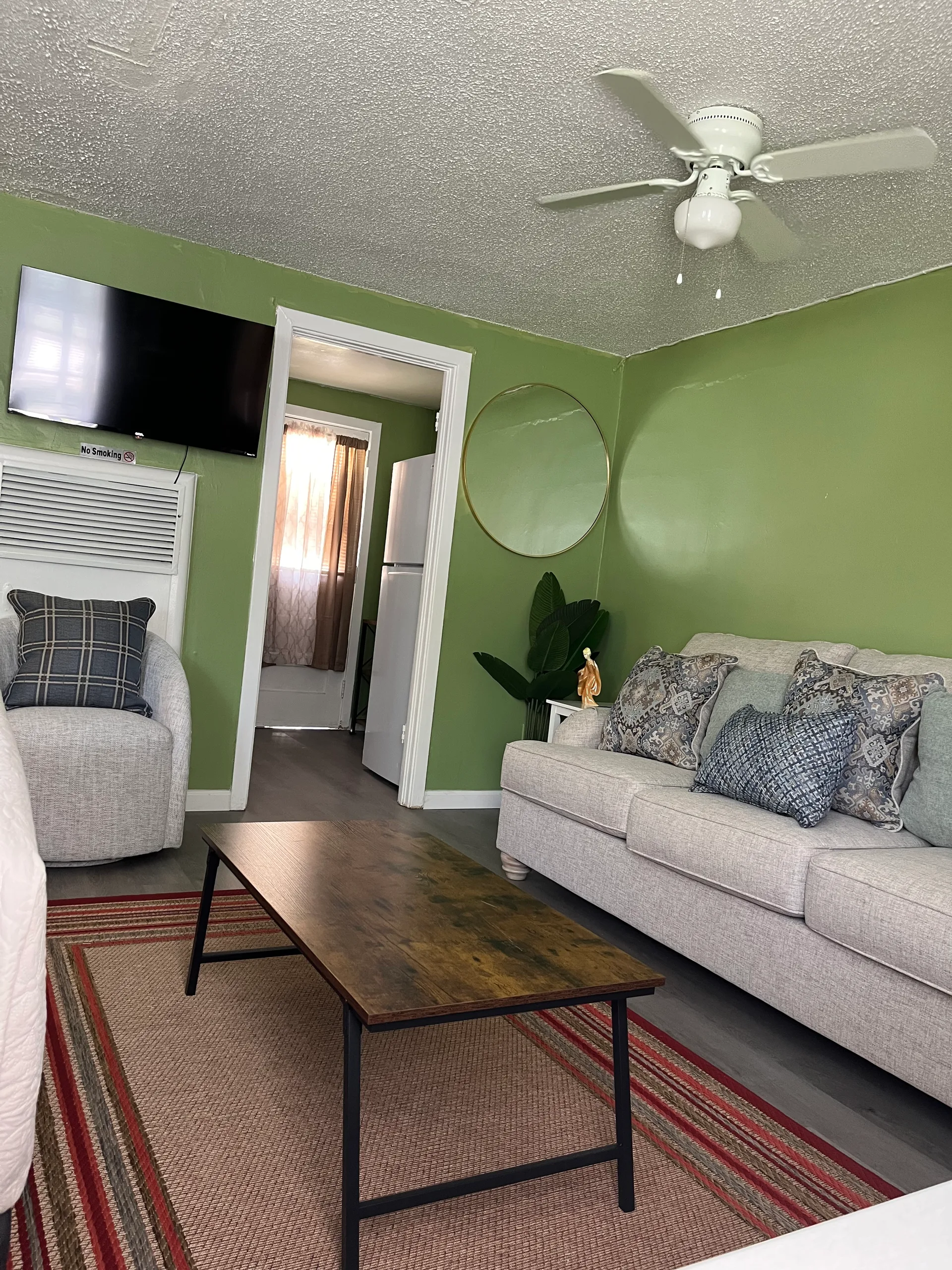 Cozy Studio | Near SGMC, VSU & Moody | Long Stays