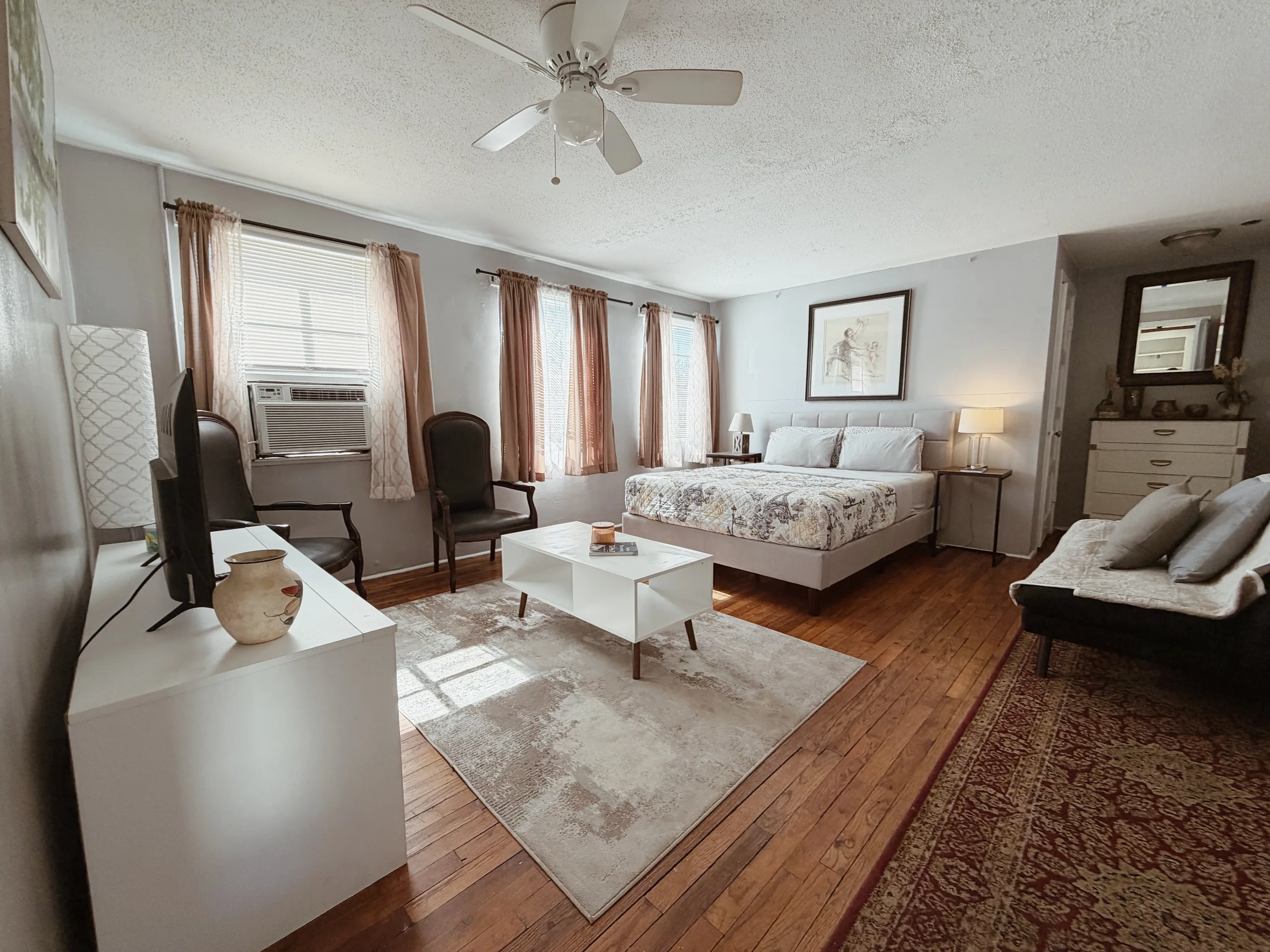 Quiet Historic Studio | SGMC · VSU · Moody AFB