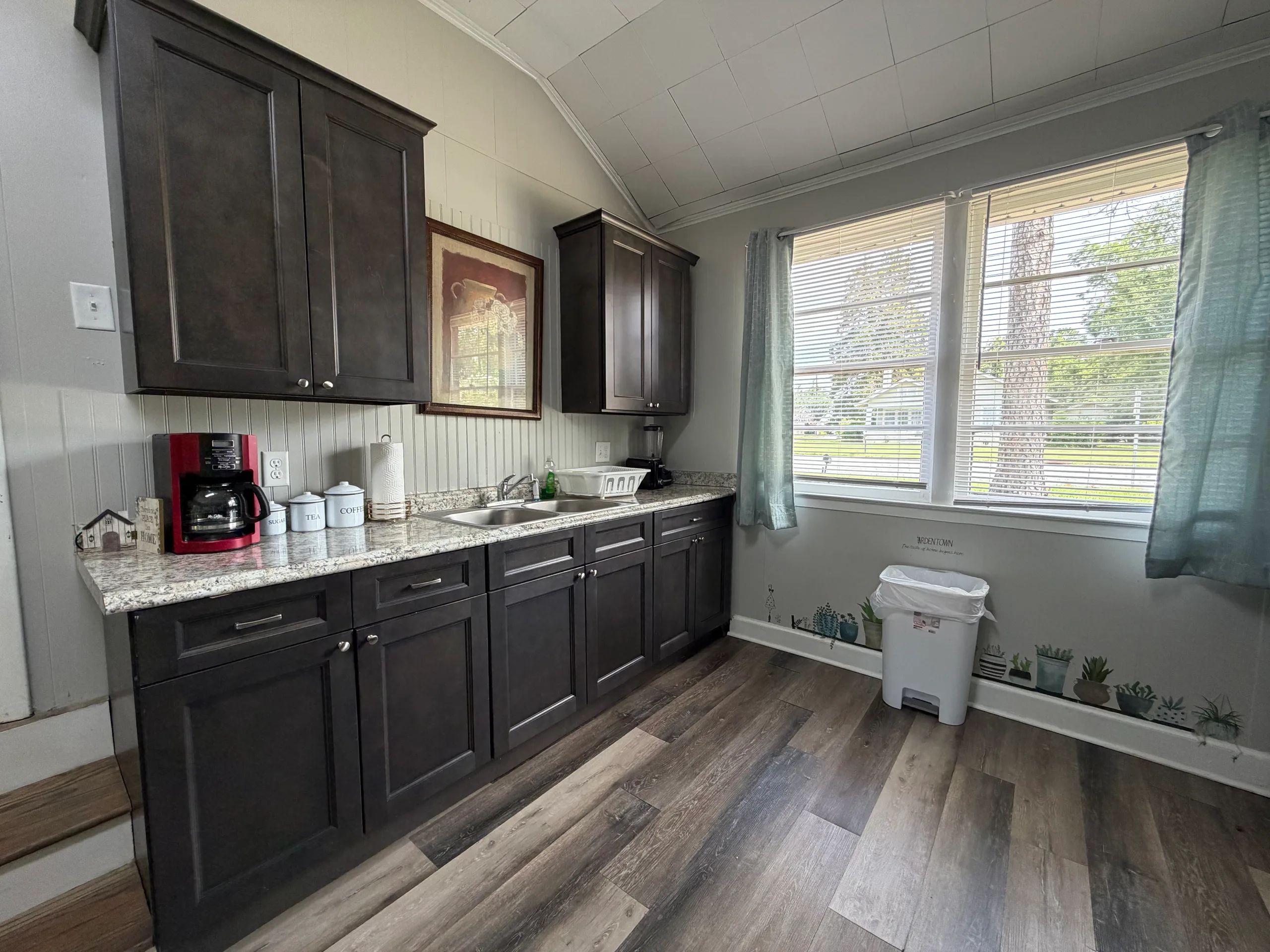 Urban Oasis Stylish 2BR Duplex in Valdosta's Heart
