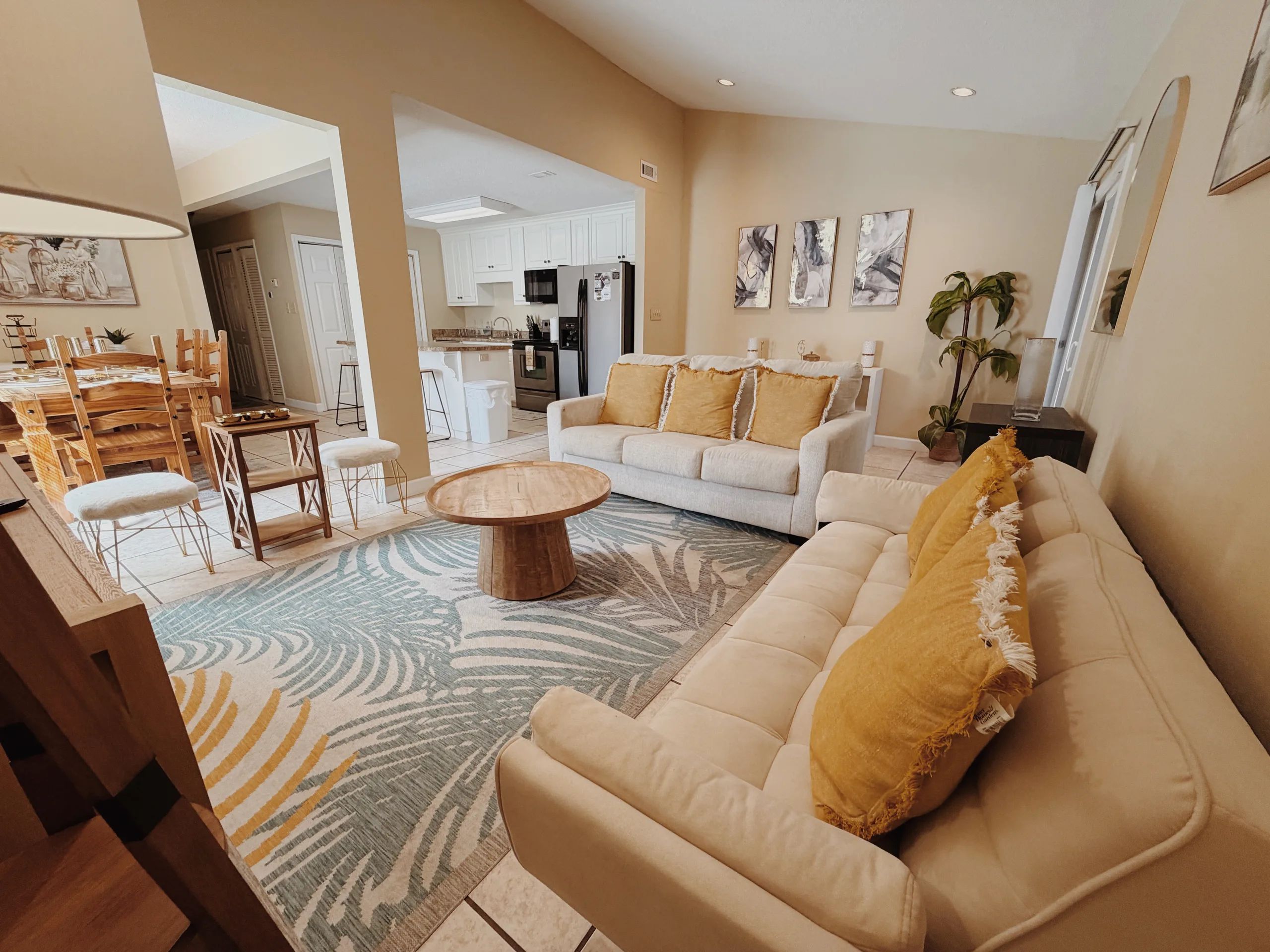 Spacious 3BR Townhouse | Near SGMC & VSU Sleeps 10