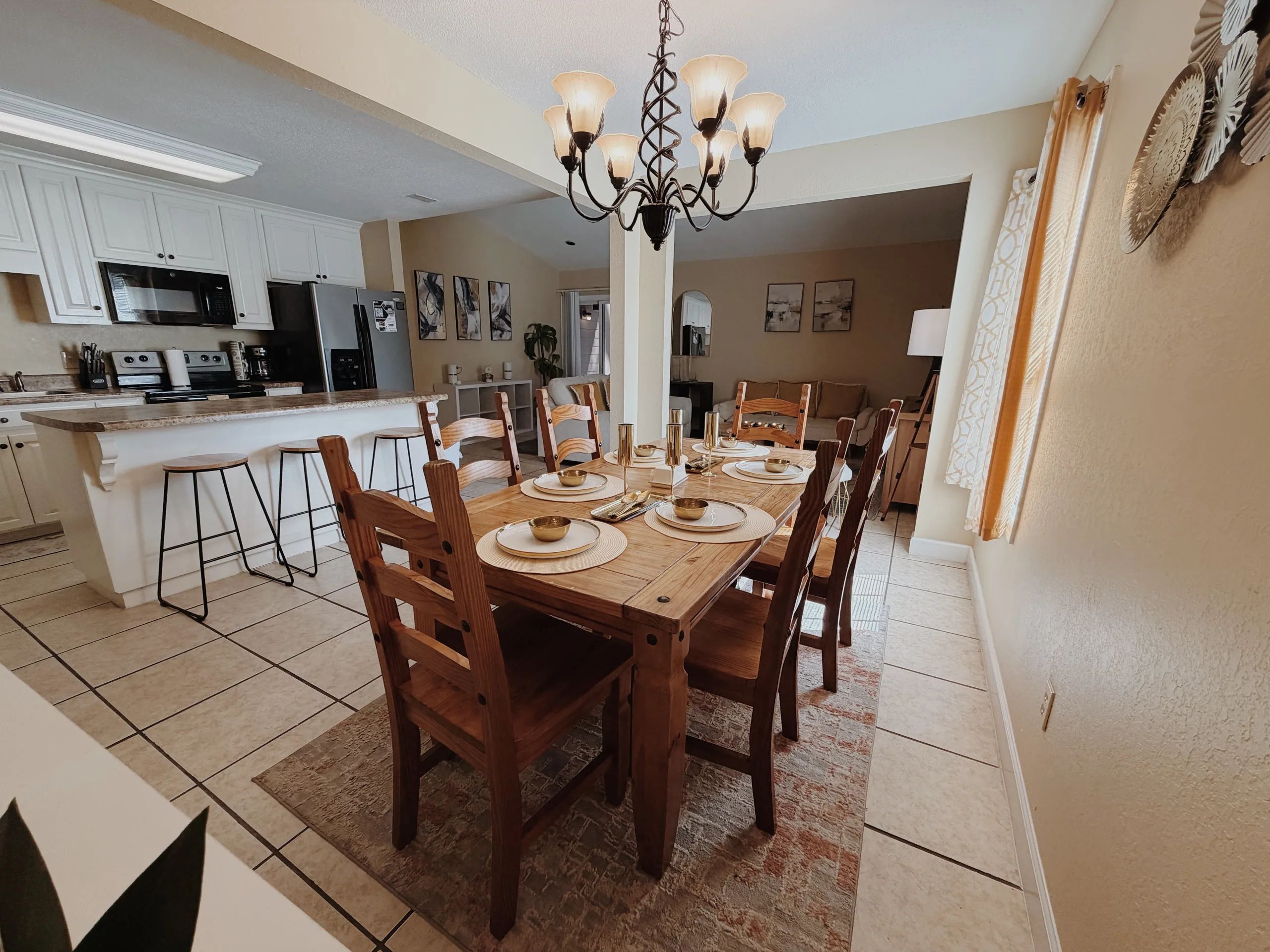 Spacious 3BR Townhouse | Near SGMC & VSU Sleeps 10