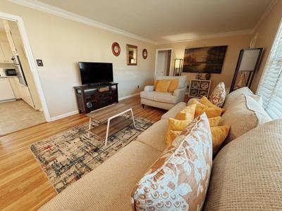 3BR Home • 4 Queens • Sleeps 10 • Near SGMC VSU