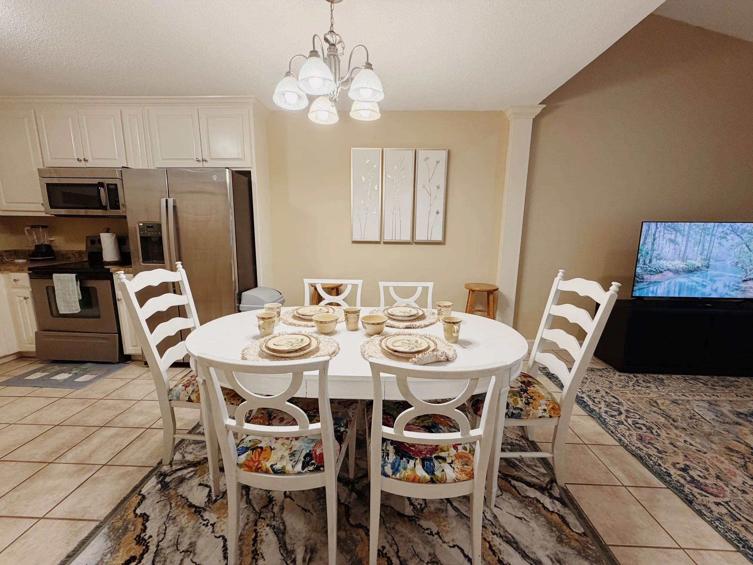Newly Remodeled 3BR | 4 Queen Beds Near VSU