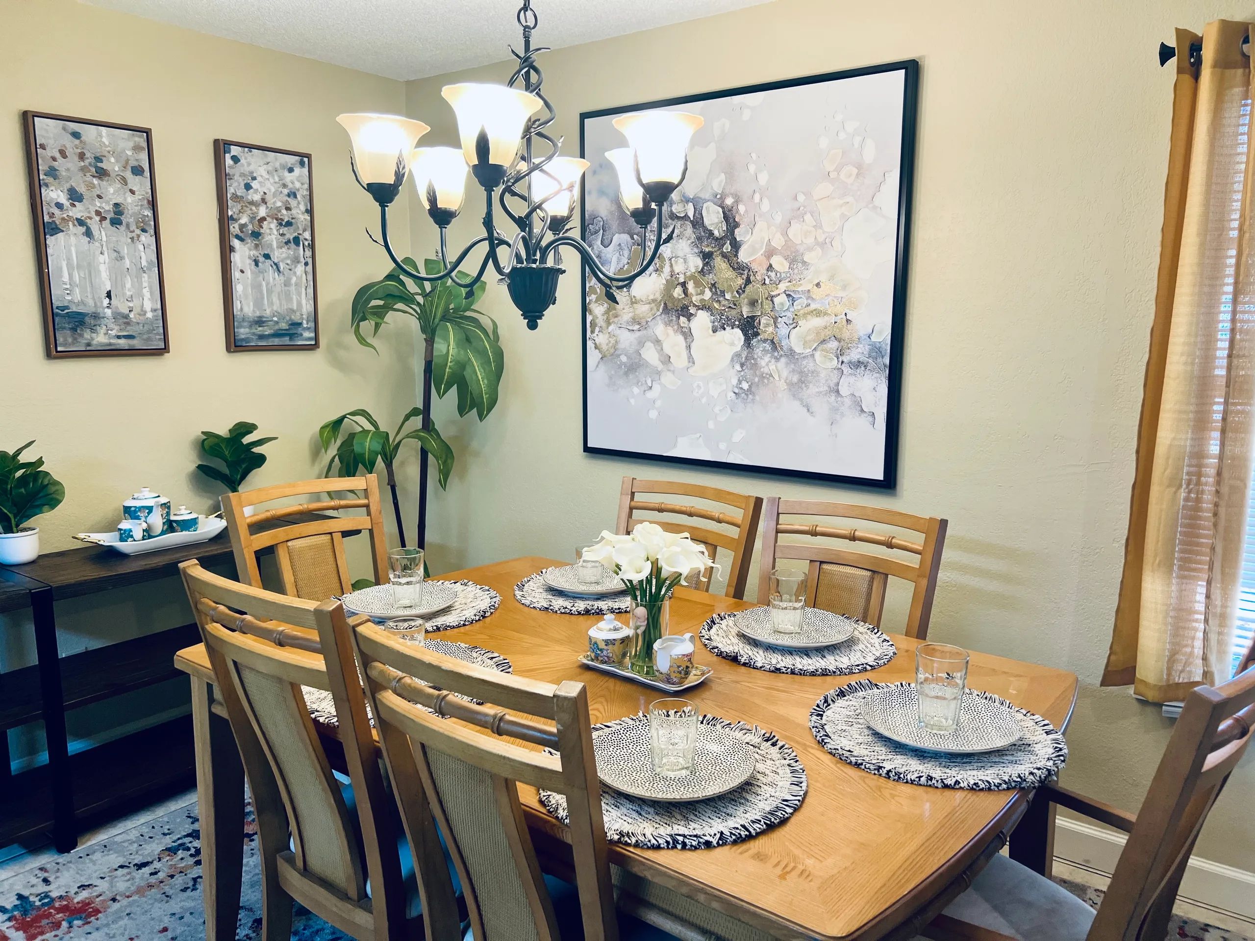 Spacious 4BR Townhouse | 8 Beds | Near SGMC & VSU
