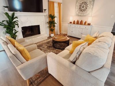 Spacious 4BR Retreat + Modern Comfort + Outdoor
