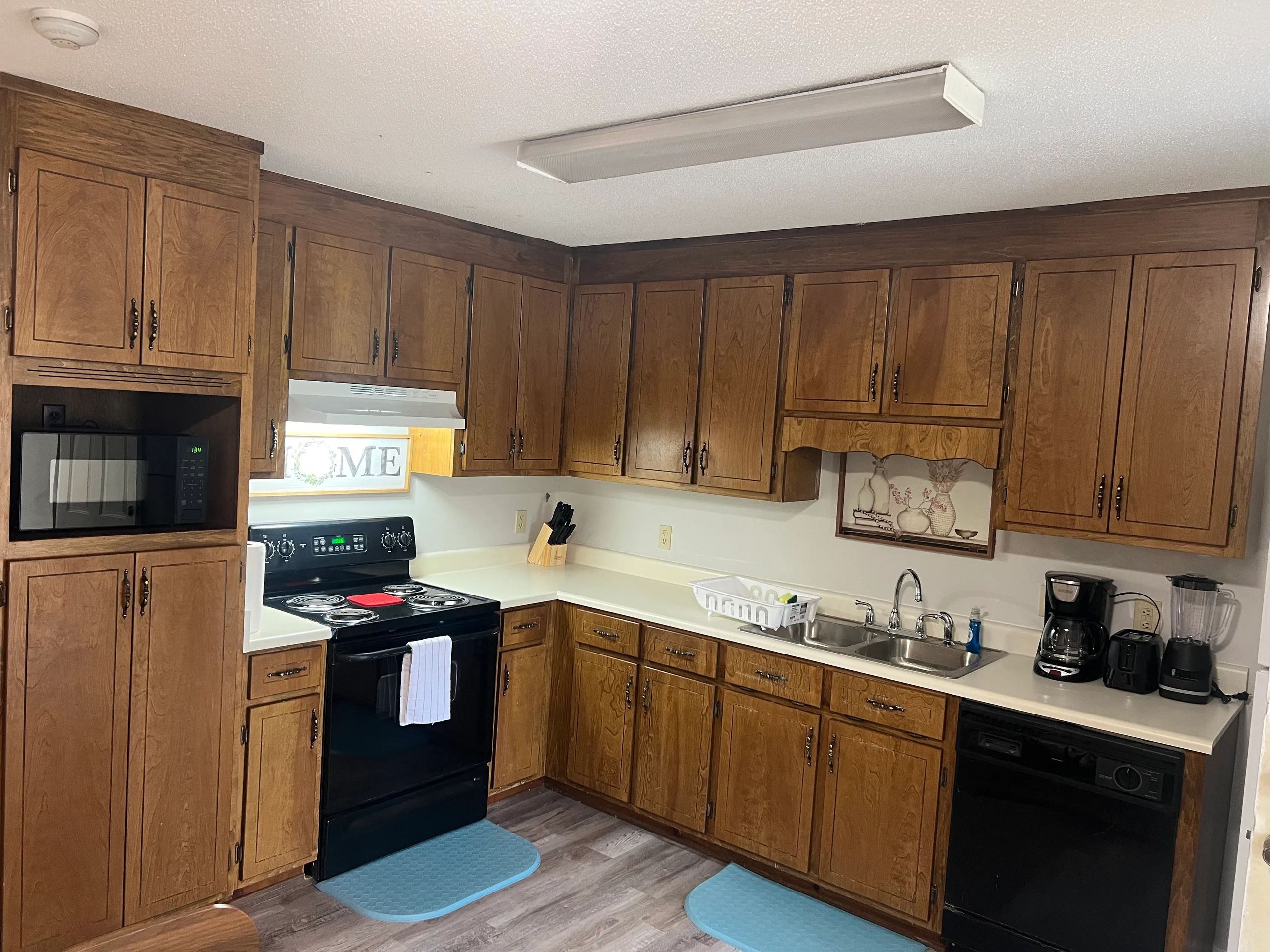 Family‑Ready 2BR Close to Wild Adventures & Moody