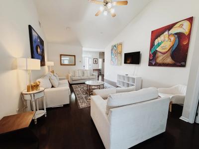 Spacious 3BR Home Big Kitchen • Safe Neighborhood