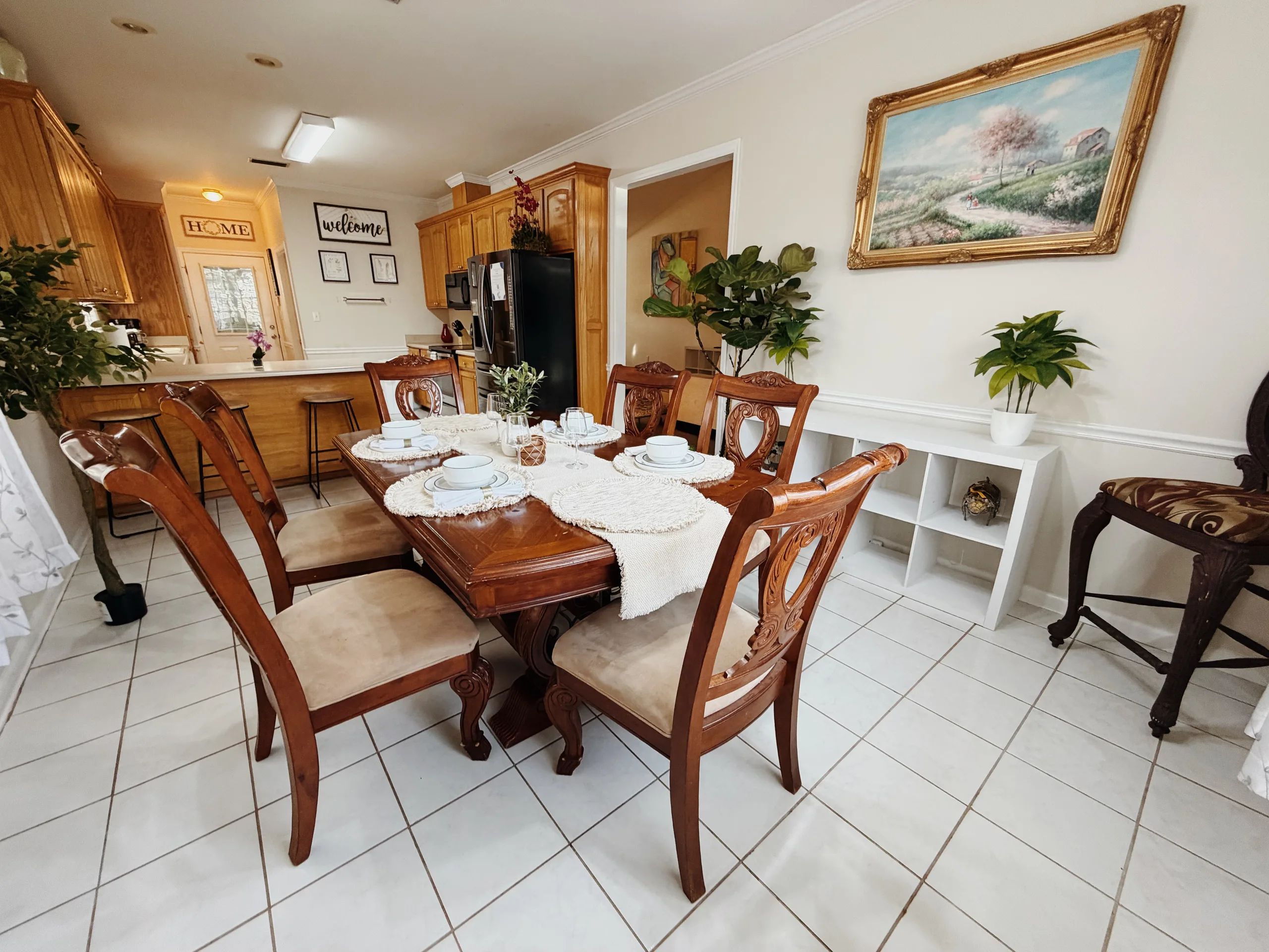 Spacious 3BR Home Big Kitchen • Safe Neighborhood