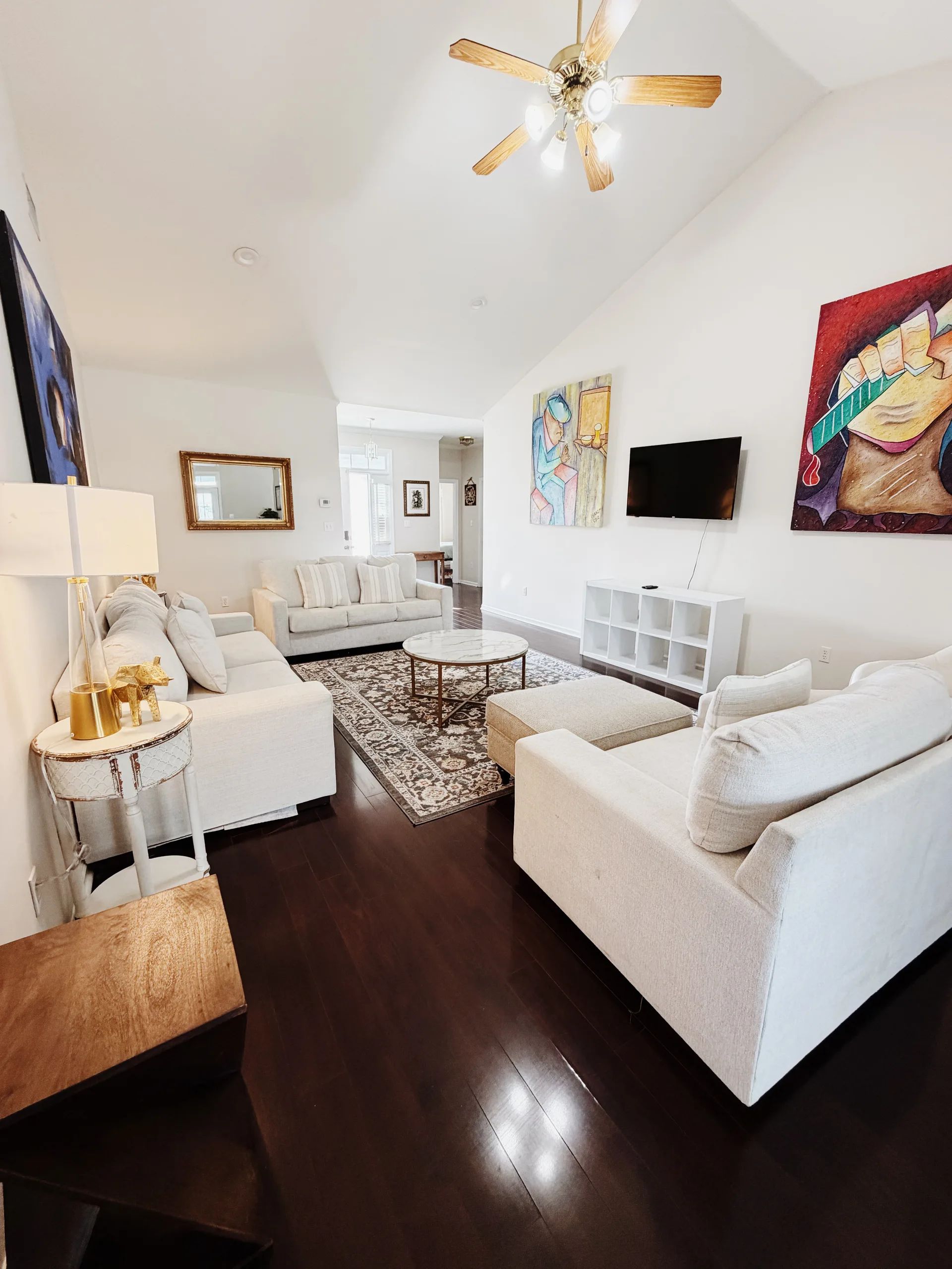 Spacious 3BR Home Big Kitchen • Safe Neighborhood