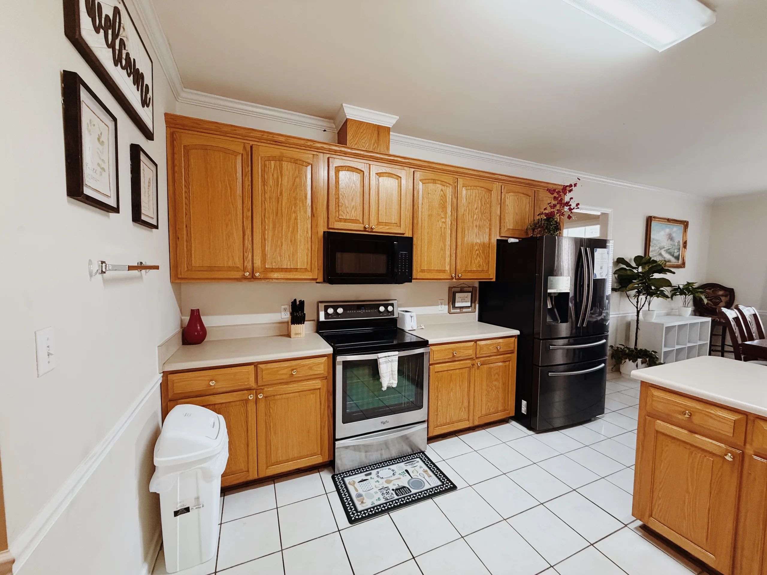 Spacious 3BR Home Big Kitchen • Safe Neighborhood