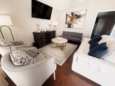 Family-Friendly 3BR • Sleeps Groups Comfortably