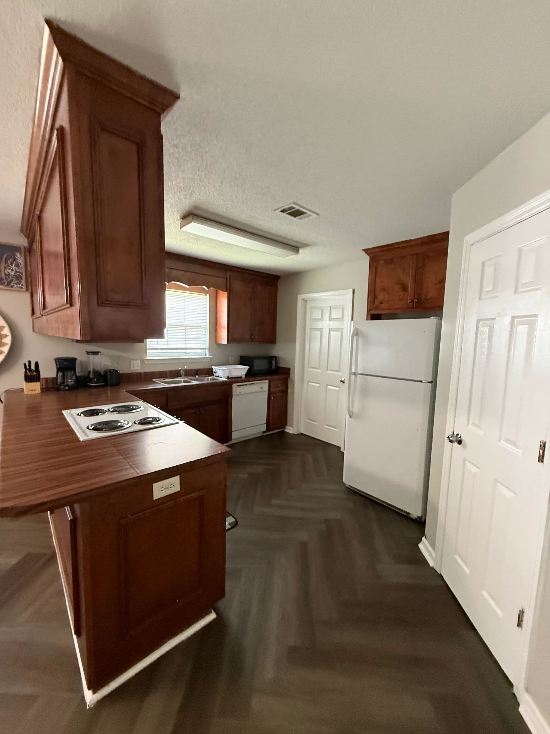 Spacious Family Home – Sleeps 10, Near VSU & Moody