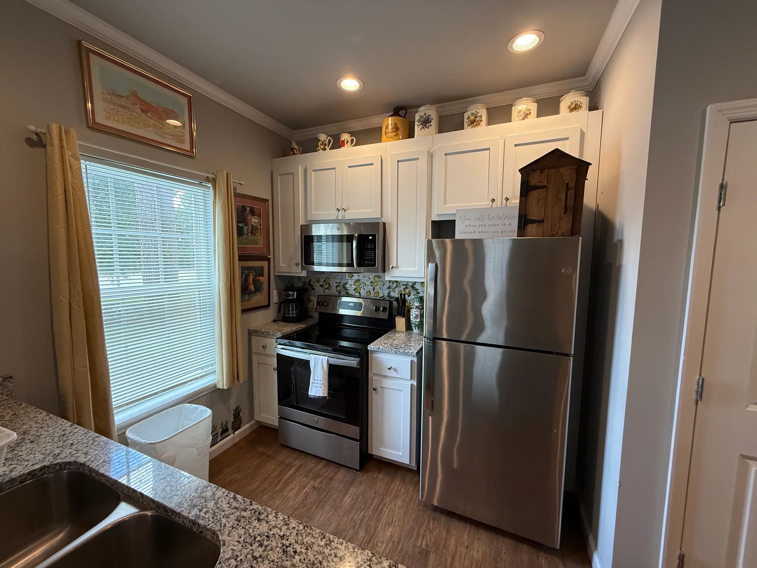 Stylish 1BR • 2 Beds • Near VSU/SGMC Wild Adveture