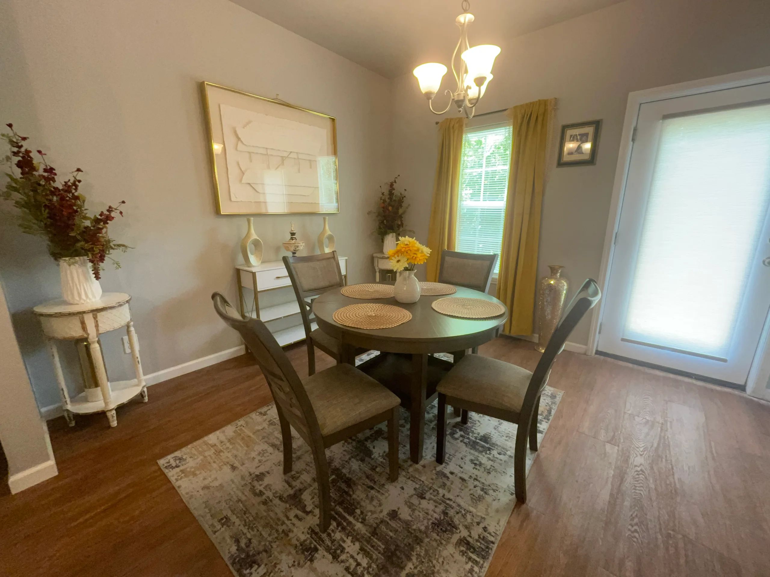Spacious 2BR Townhome • 5 Beds • Near VSU