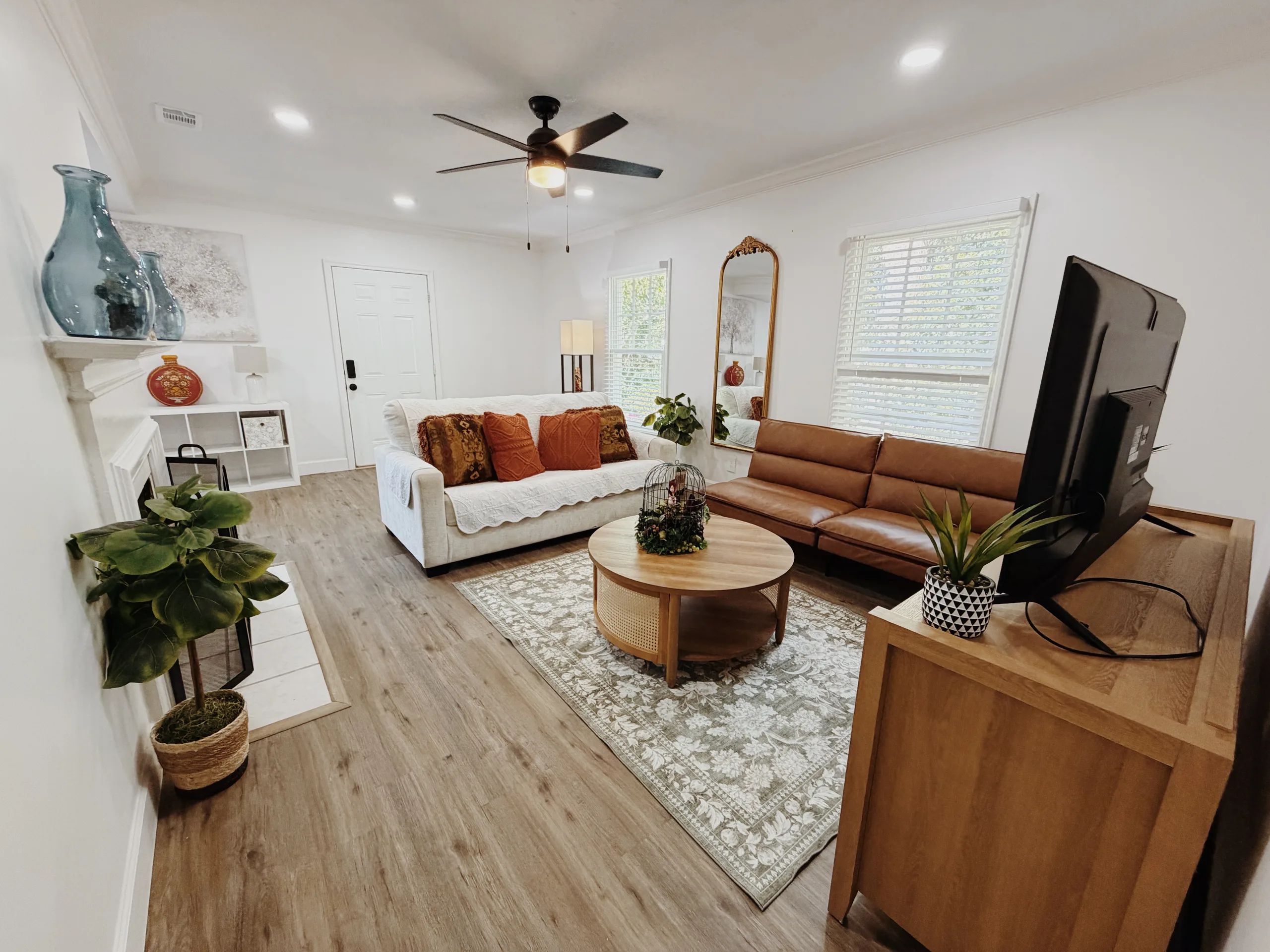Newly Remodeled 2BR 2BA• 8 Beds • Spacious Stay