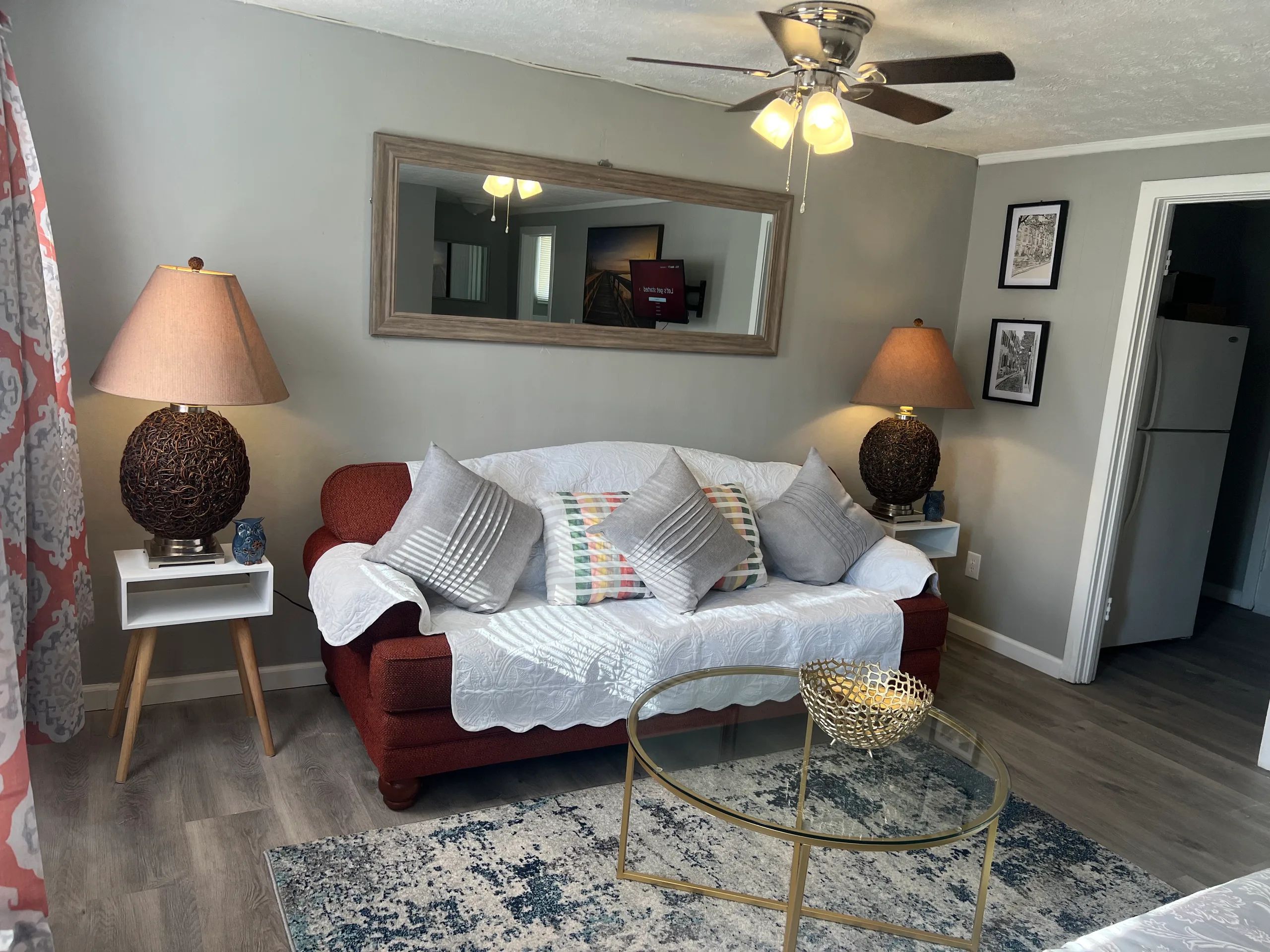 Cozy Historic Studio • Full Kitchen • Near VSU