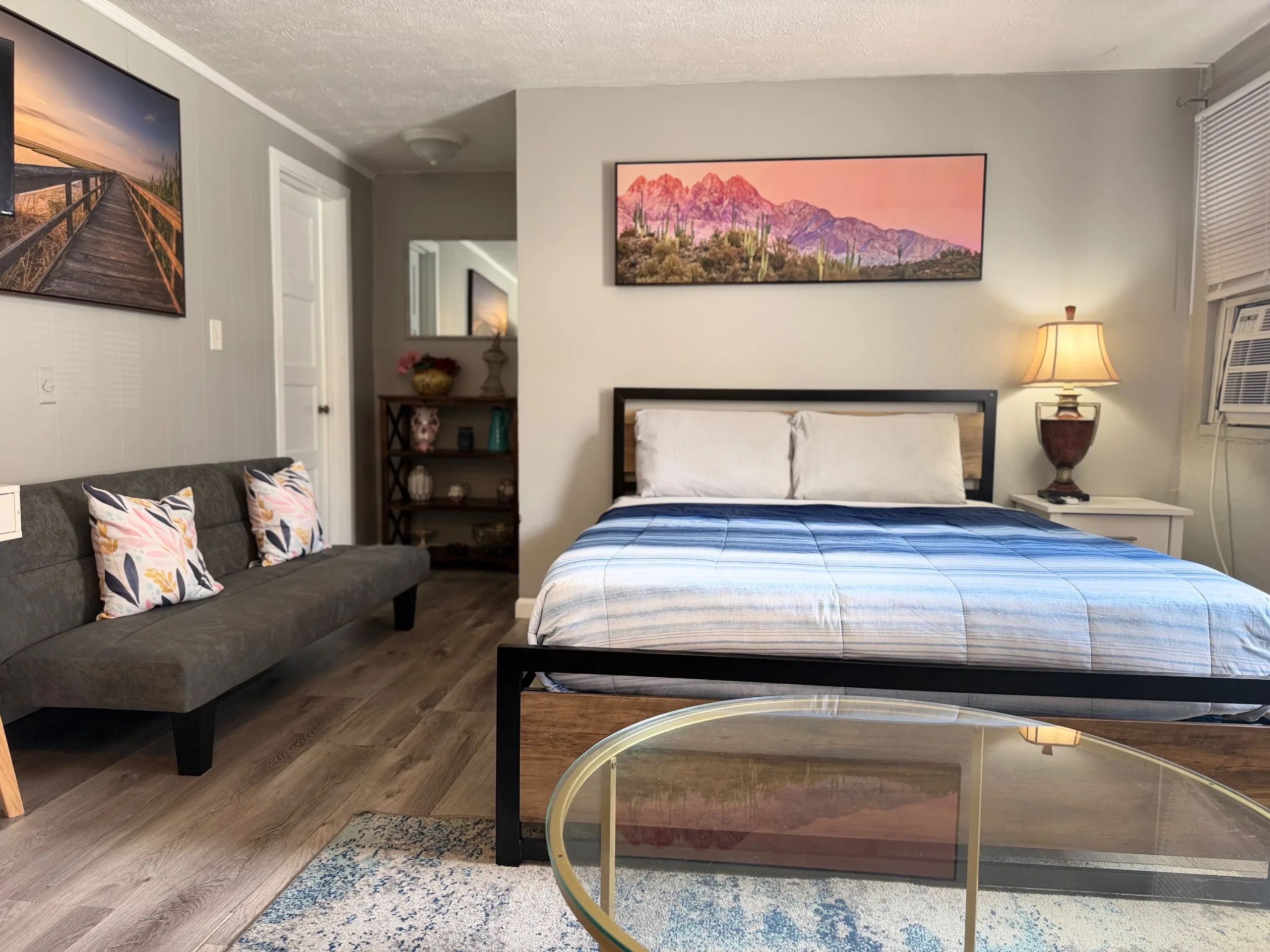 Cozy Historic Studio • Full Kitchen • Near VSU