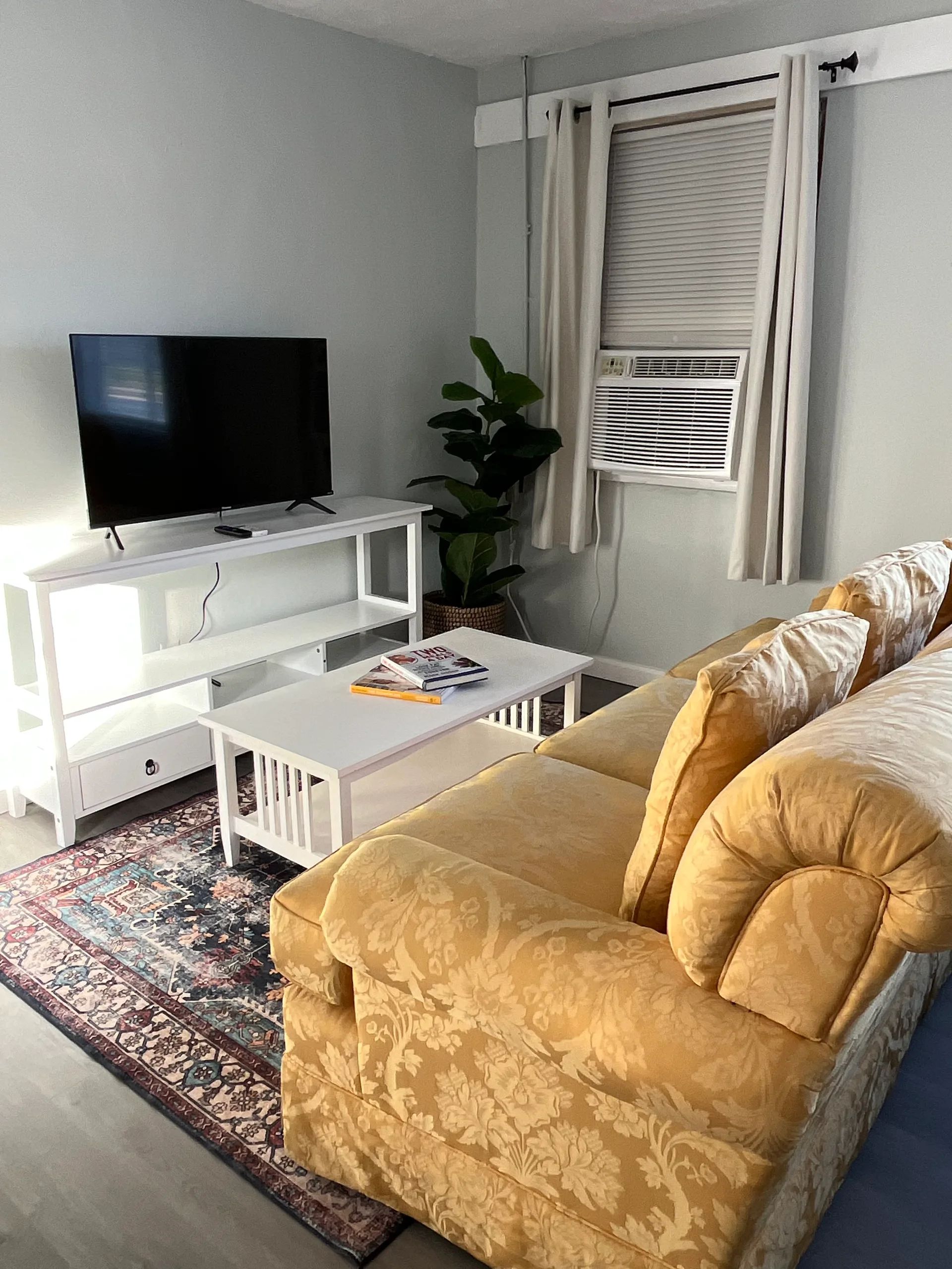 Clean & Cozy 1BR • 2 Queen Beds • Near SGMC