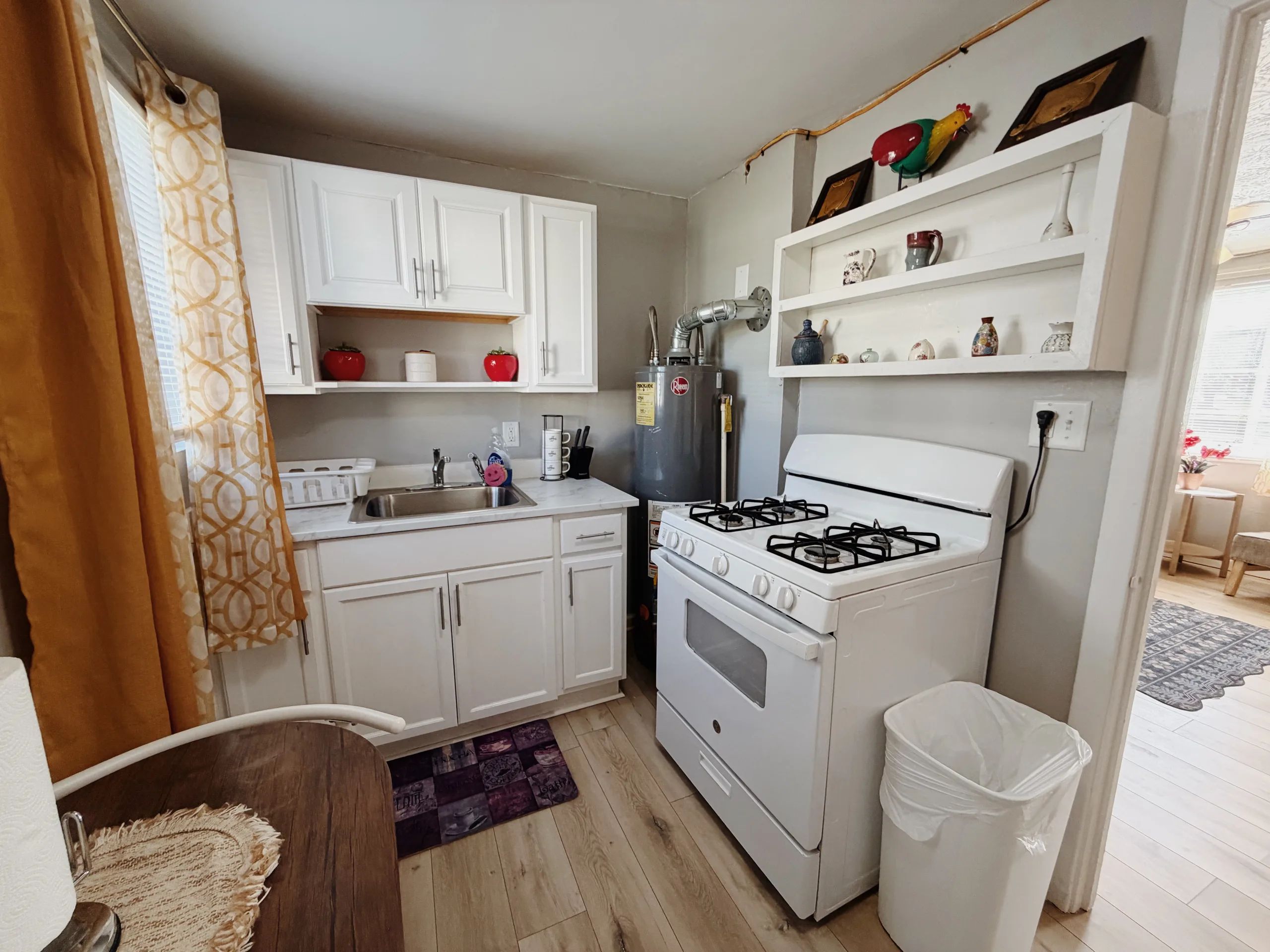 Historic 1BR Apt Near VSU, SGMC & Moody AFB