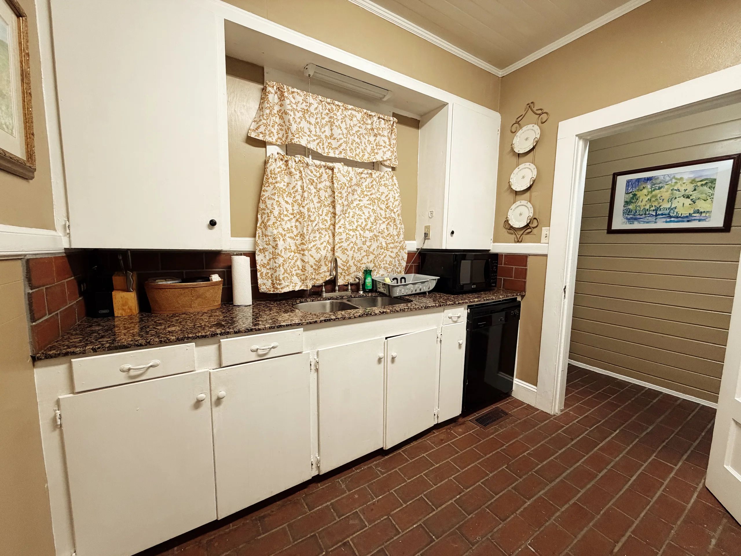 Spacious 4BR • 8 Beds • Perfect for Groups