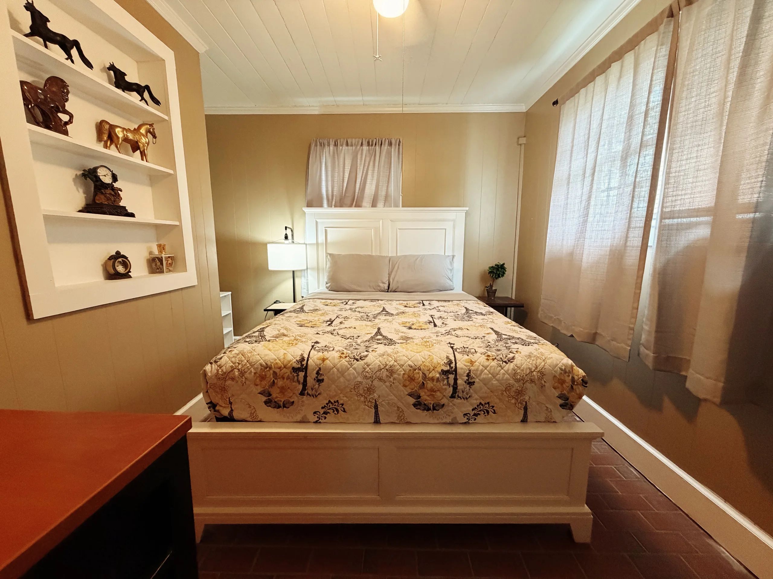 Spacious 4BR • 8 Beds • Perfect for Groups