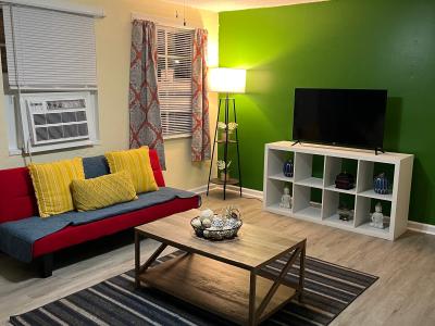 1BR APT Next to Hospital Ideal for Travel Nurses