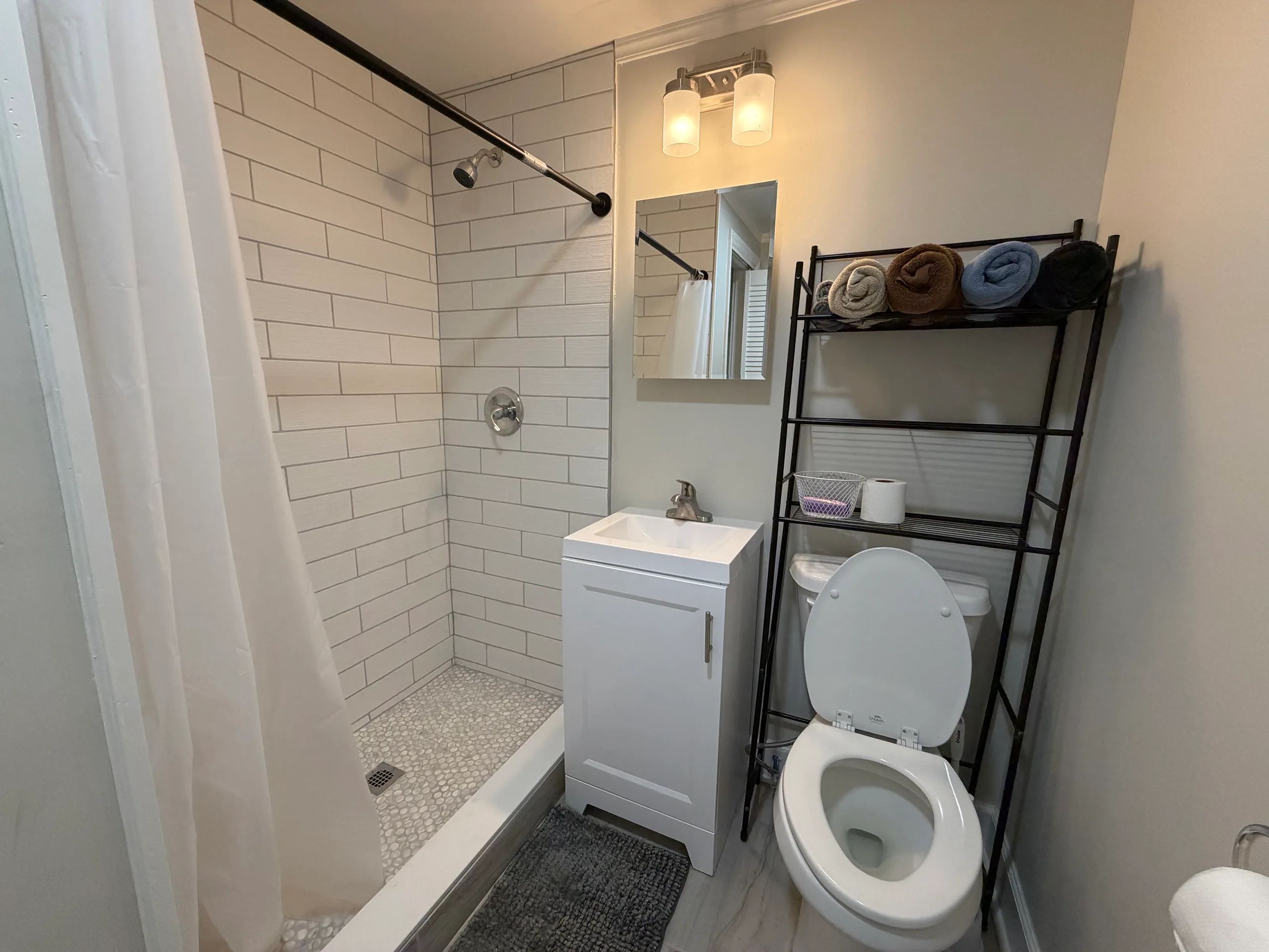 Remodeled Gem | 2BR Near SGMC & VSU