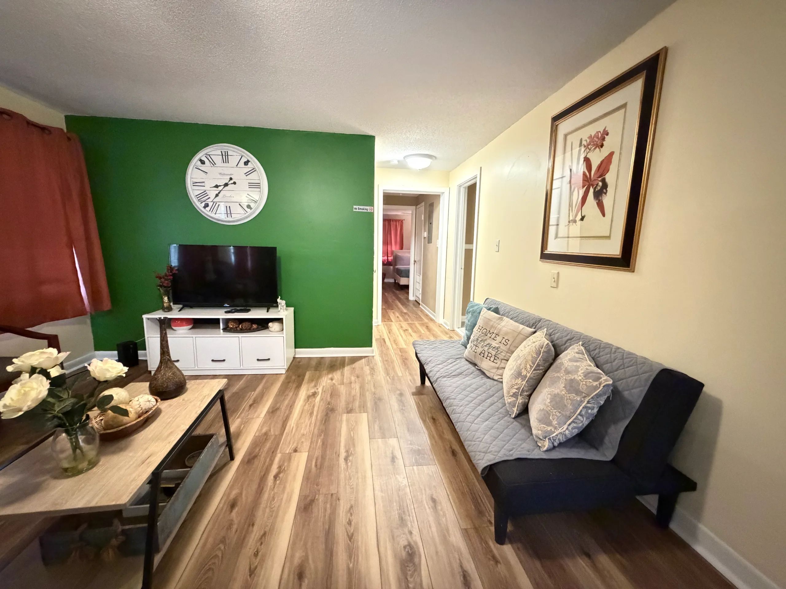 Renovated 2BR Upstairs Near SGMC Wild Adventures