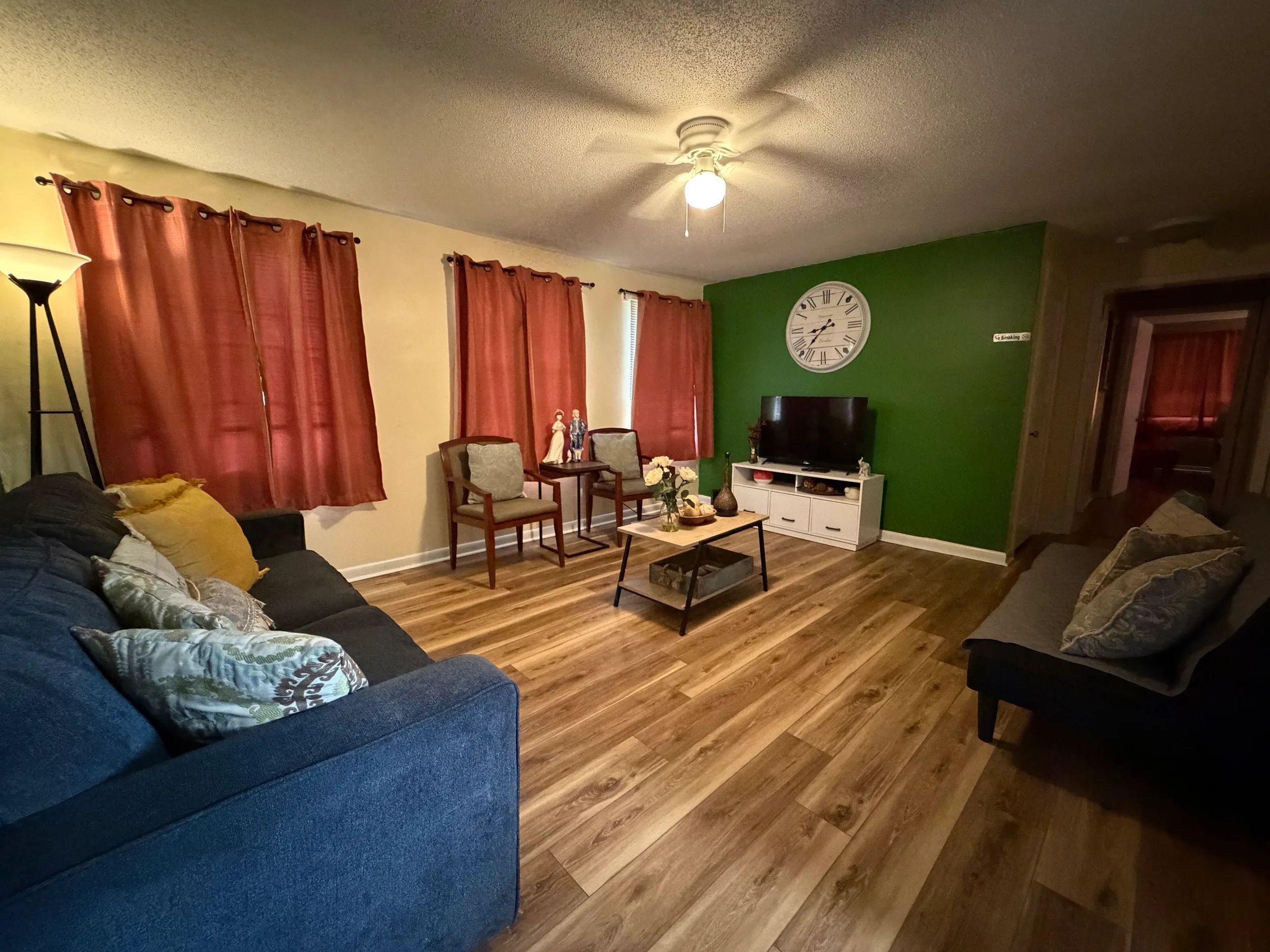 Renovated 2BR Upstairs Near SGMC Wild Adventures