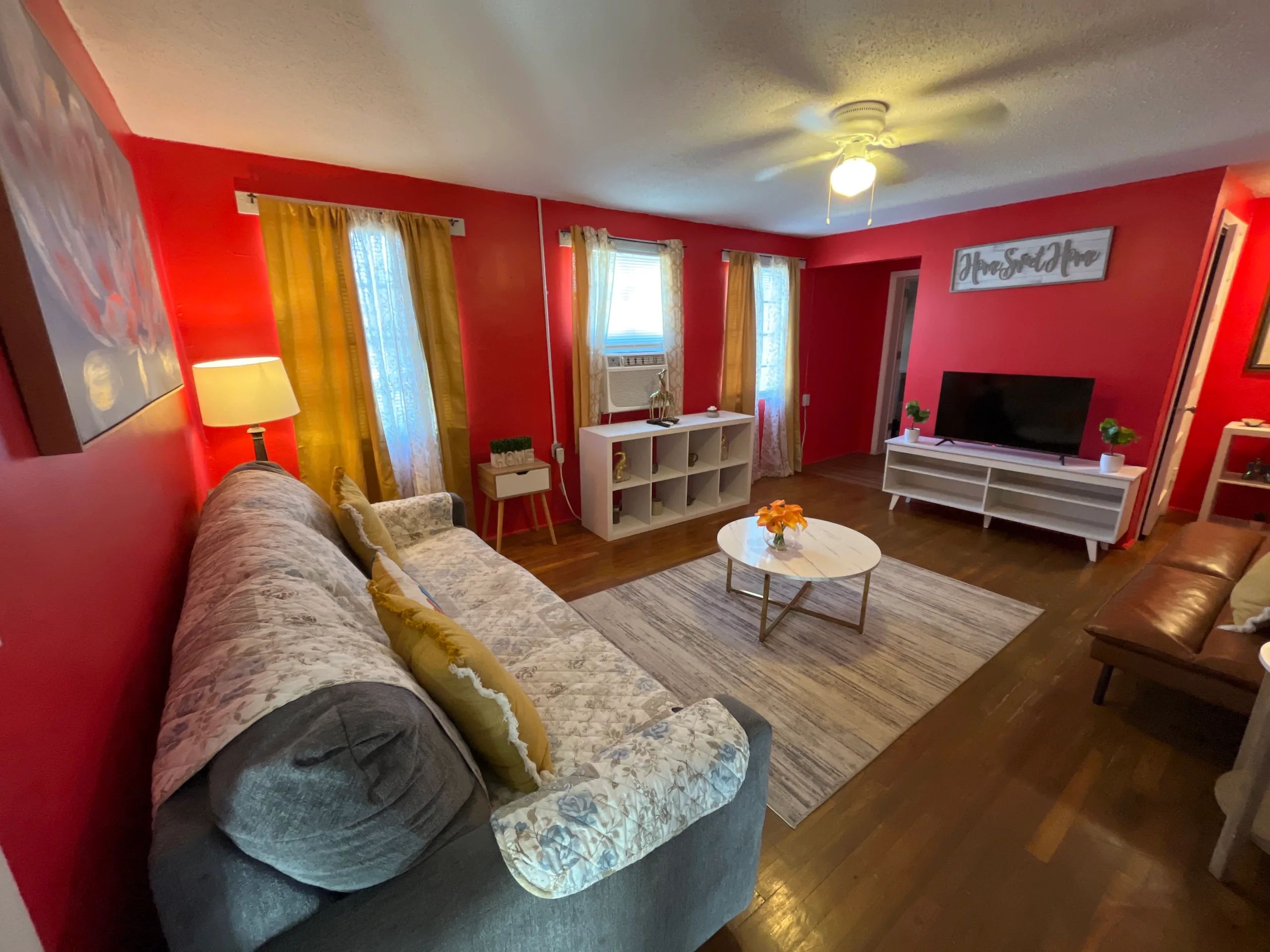 Comfortable 1BR • 2 Beds • Near VSU & SGMC