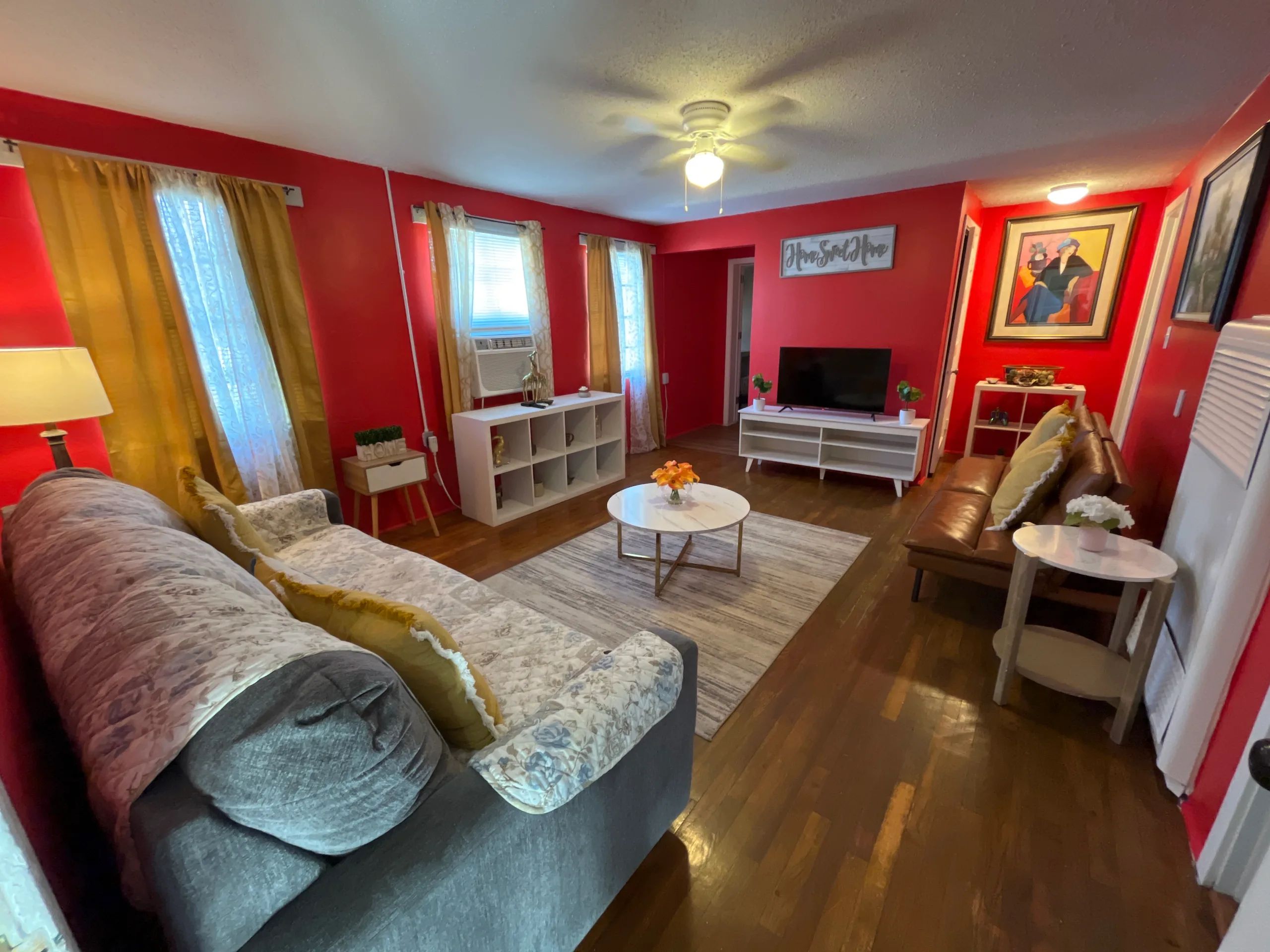 Comfortable 1BR • 2 Beds • Near VSU & SGMC