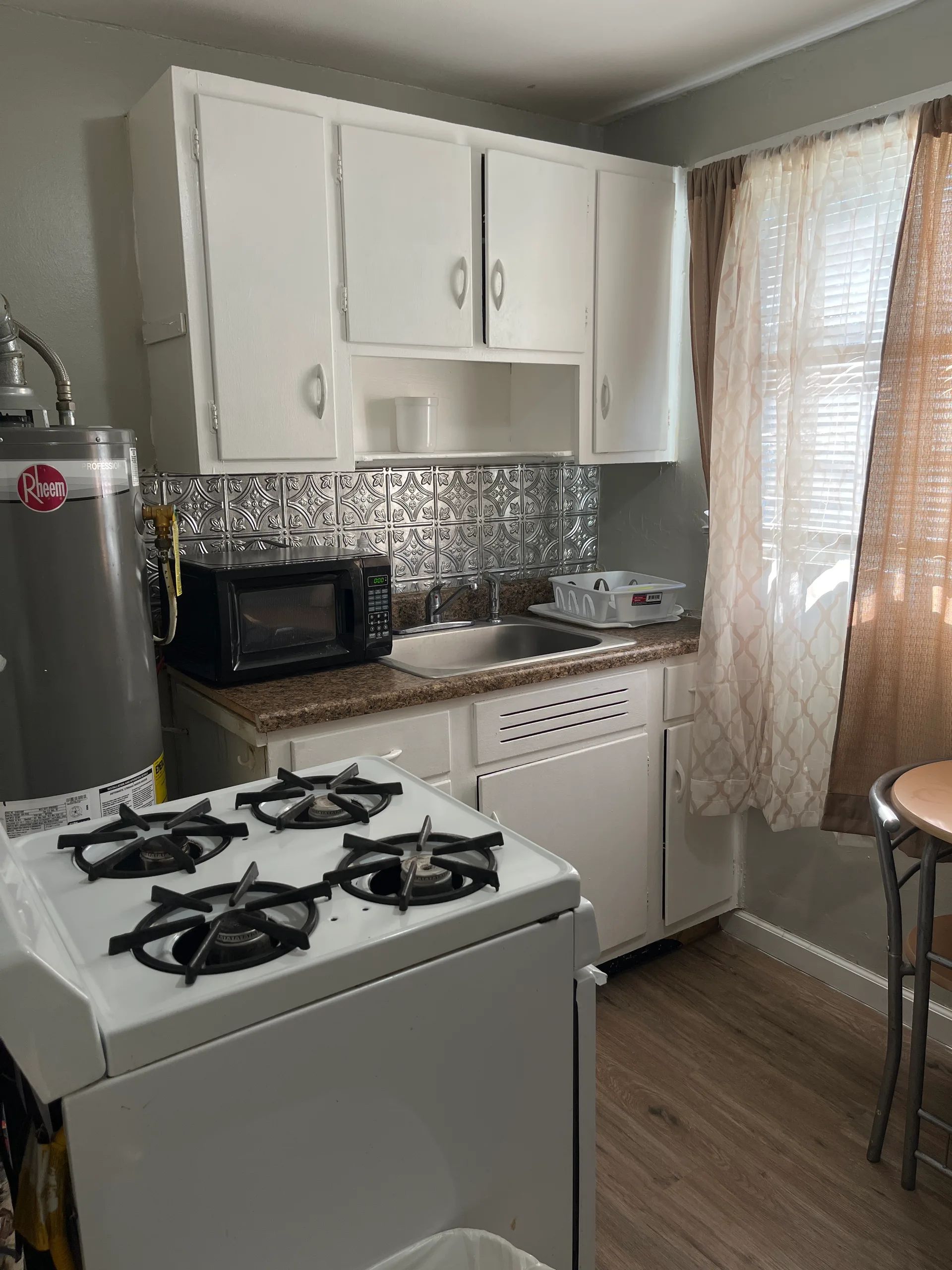 Pet & Smoke OK Studio w/ Kitchen near SGMC VSU
