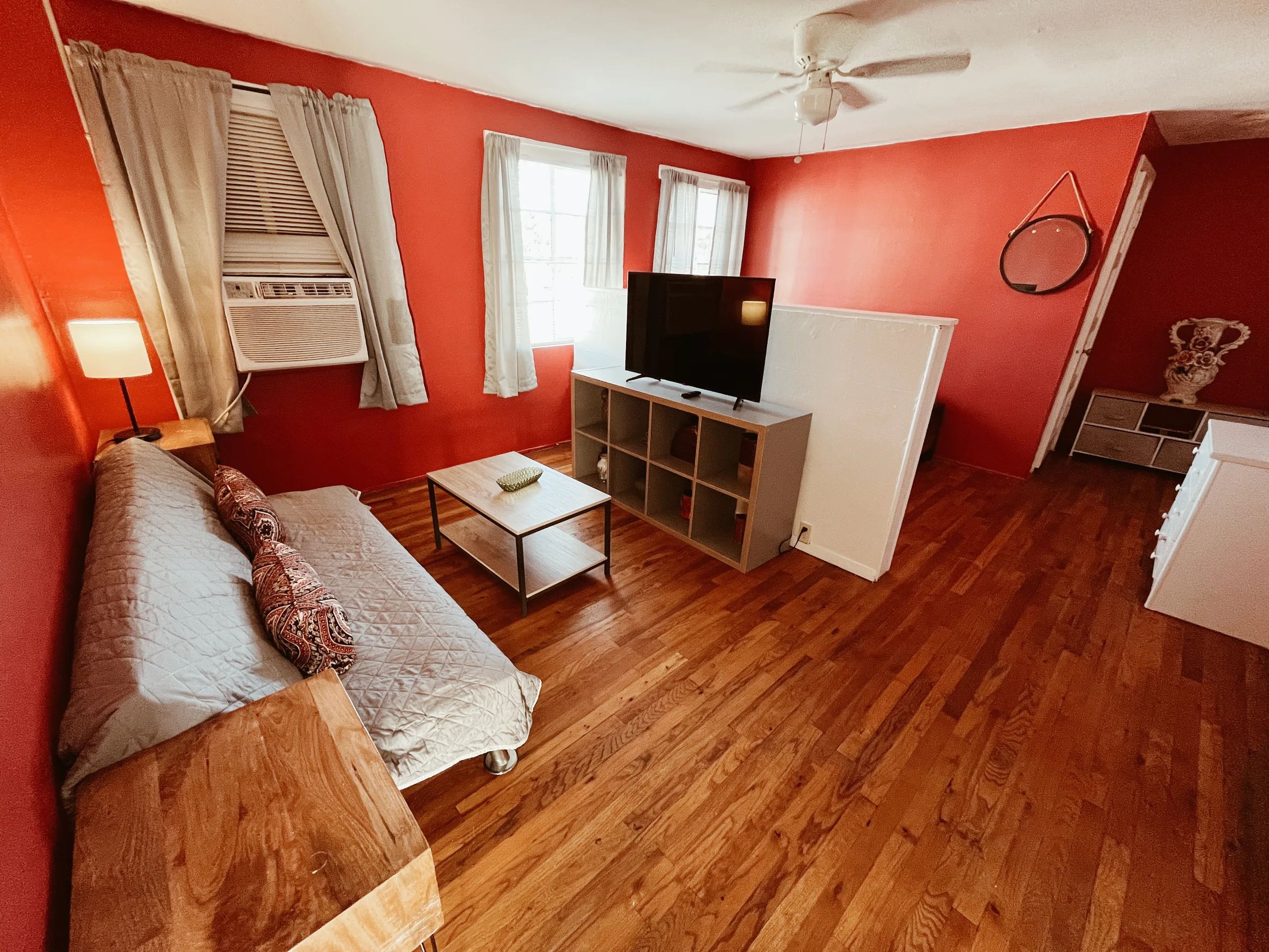 Pet & Smoke OK Studio w/ Kitchen near SGMC VSU