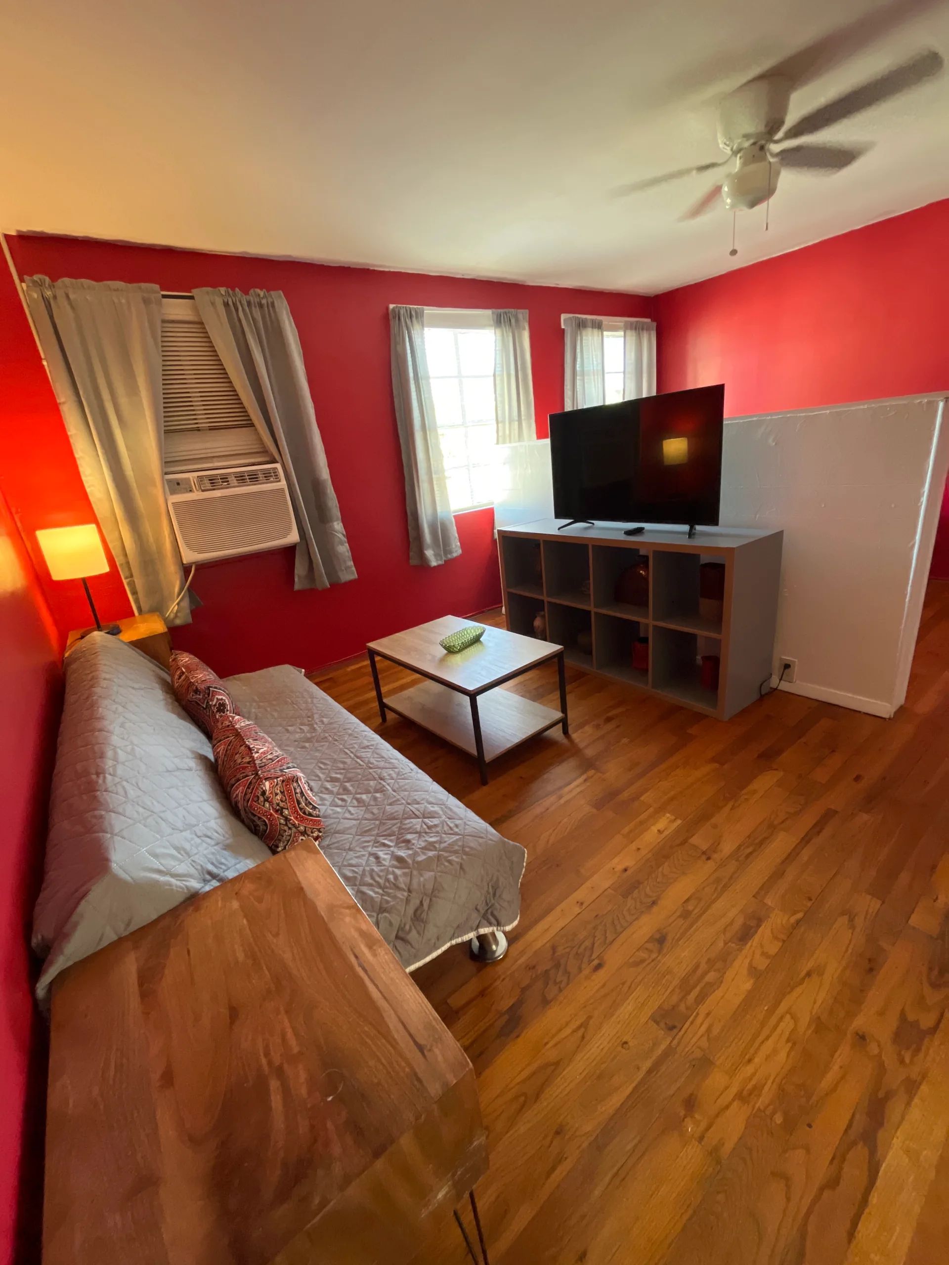 Pet & Smoke OK Studio w/ Kitchen near SGMC VSU