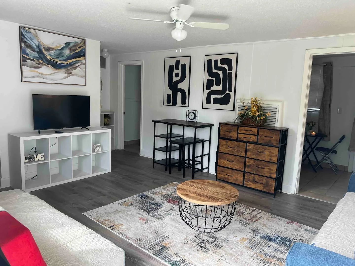 Convenient 1BR | Queen + Sofa Bed, Walk to VSU