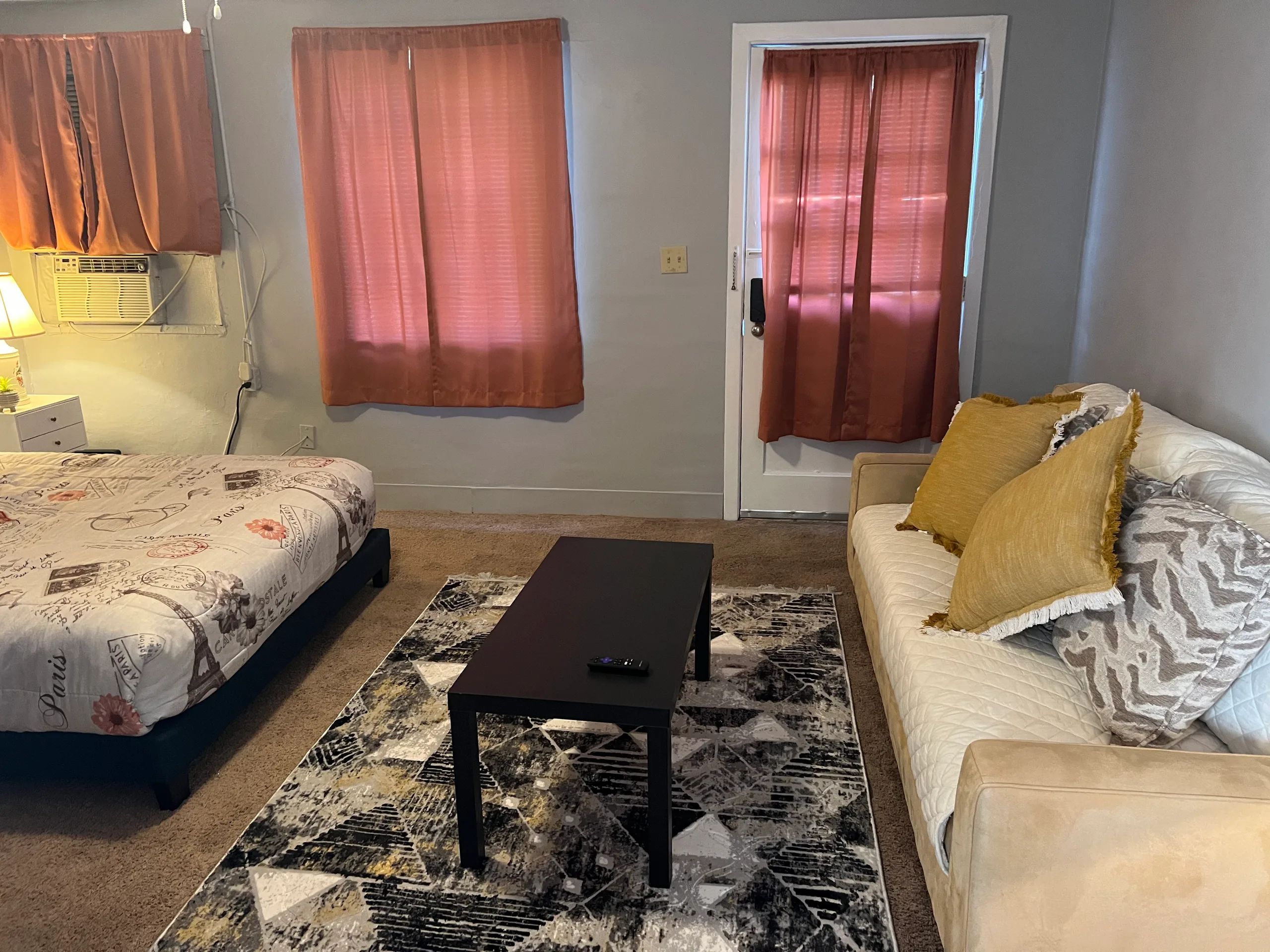 Clean & Comfortable Studio – Near SGMC Hospital