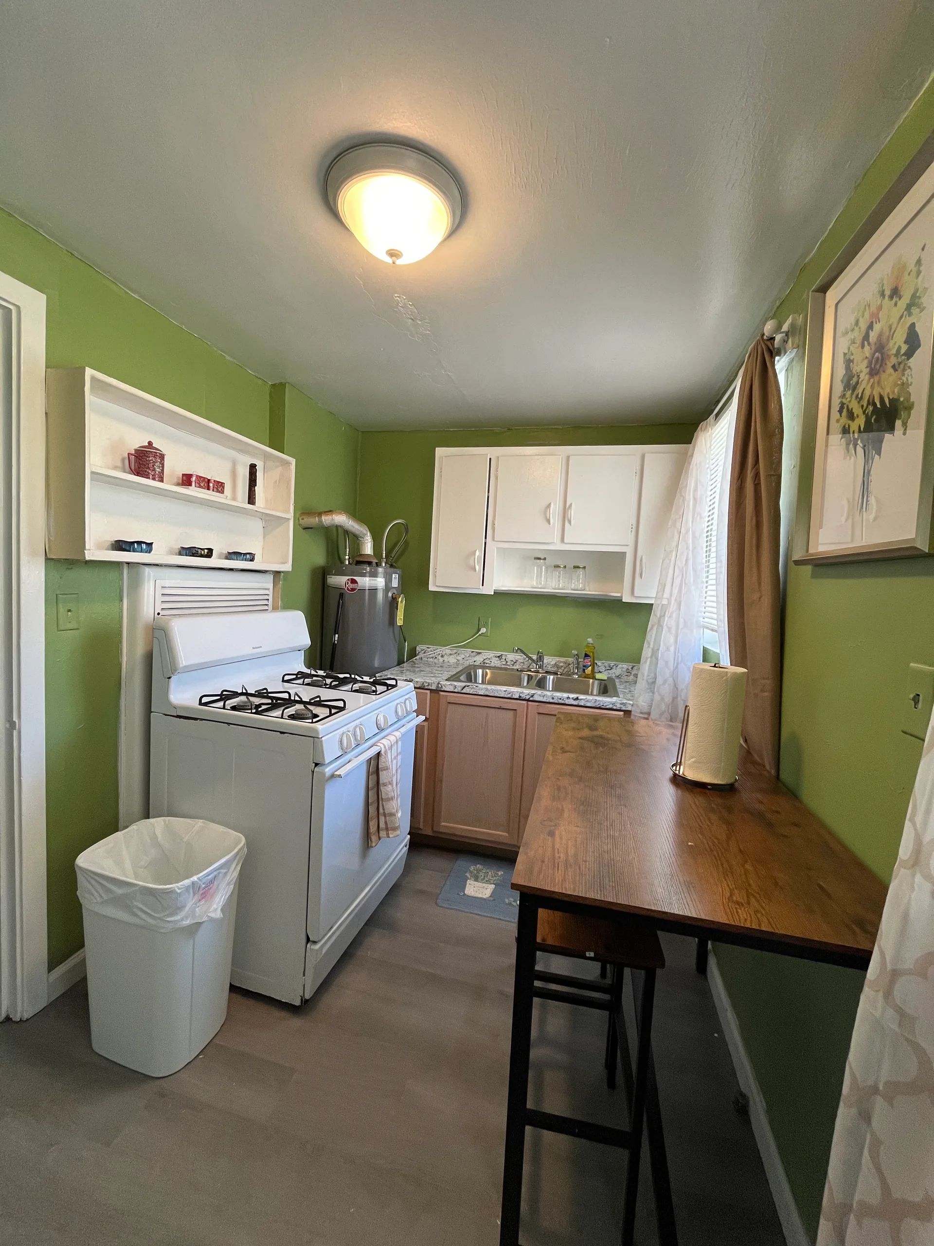 Cozy Studio | Near SGMC, VSU & Moody | Long Stays