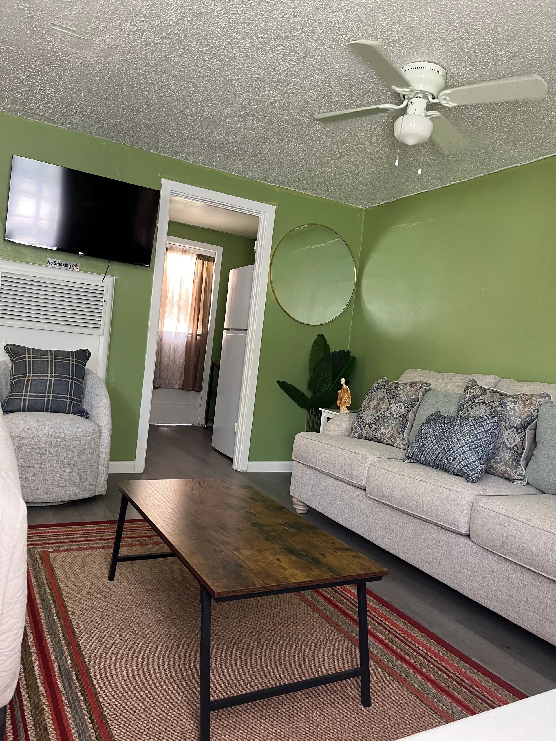 Cozy Studio | Near SGMC, VSU & Moody | Long Stays
