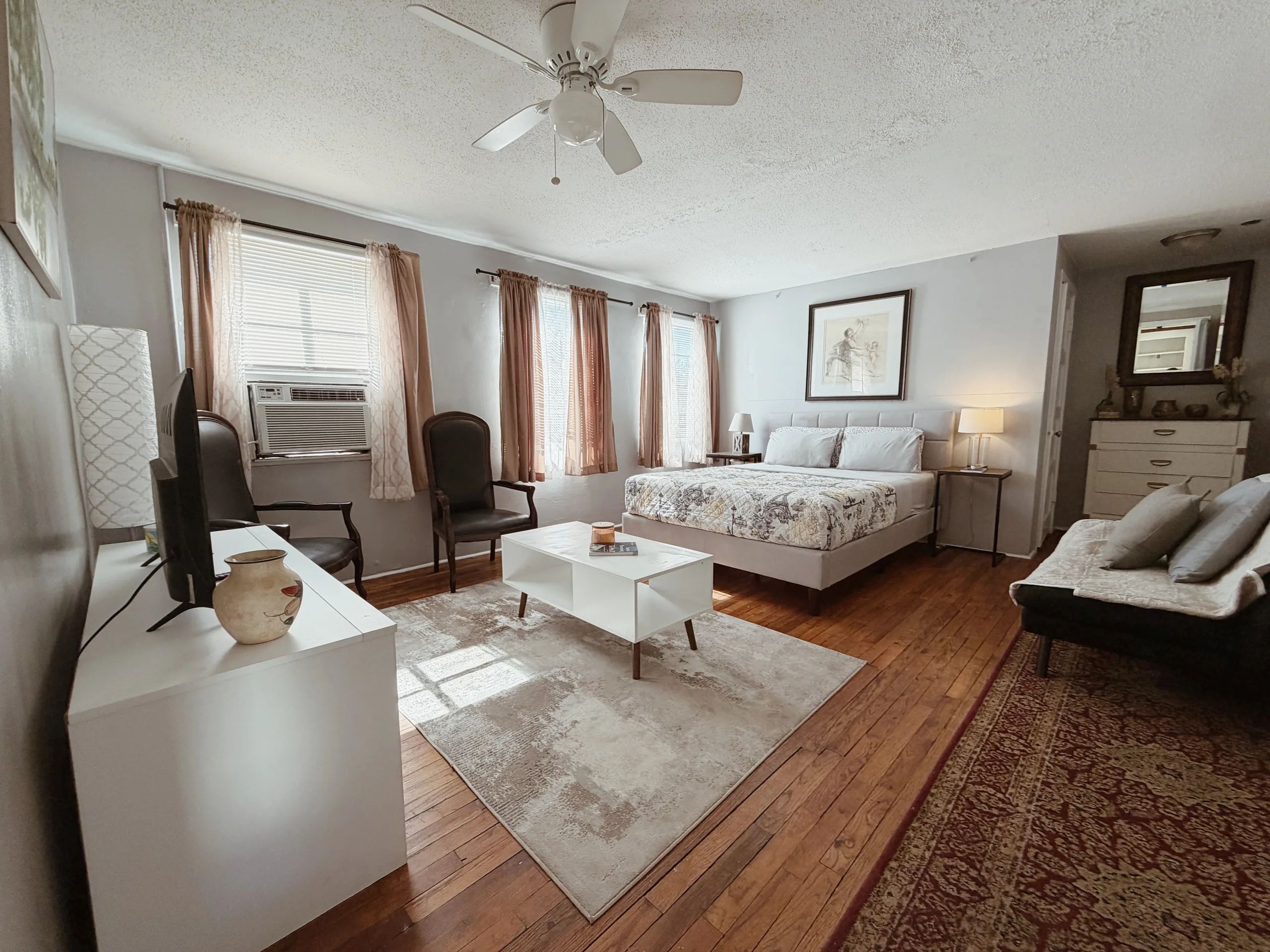 Quiet Historic Studio | SGMC · VSU · Moody AFB