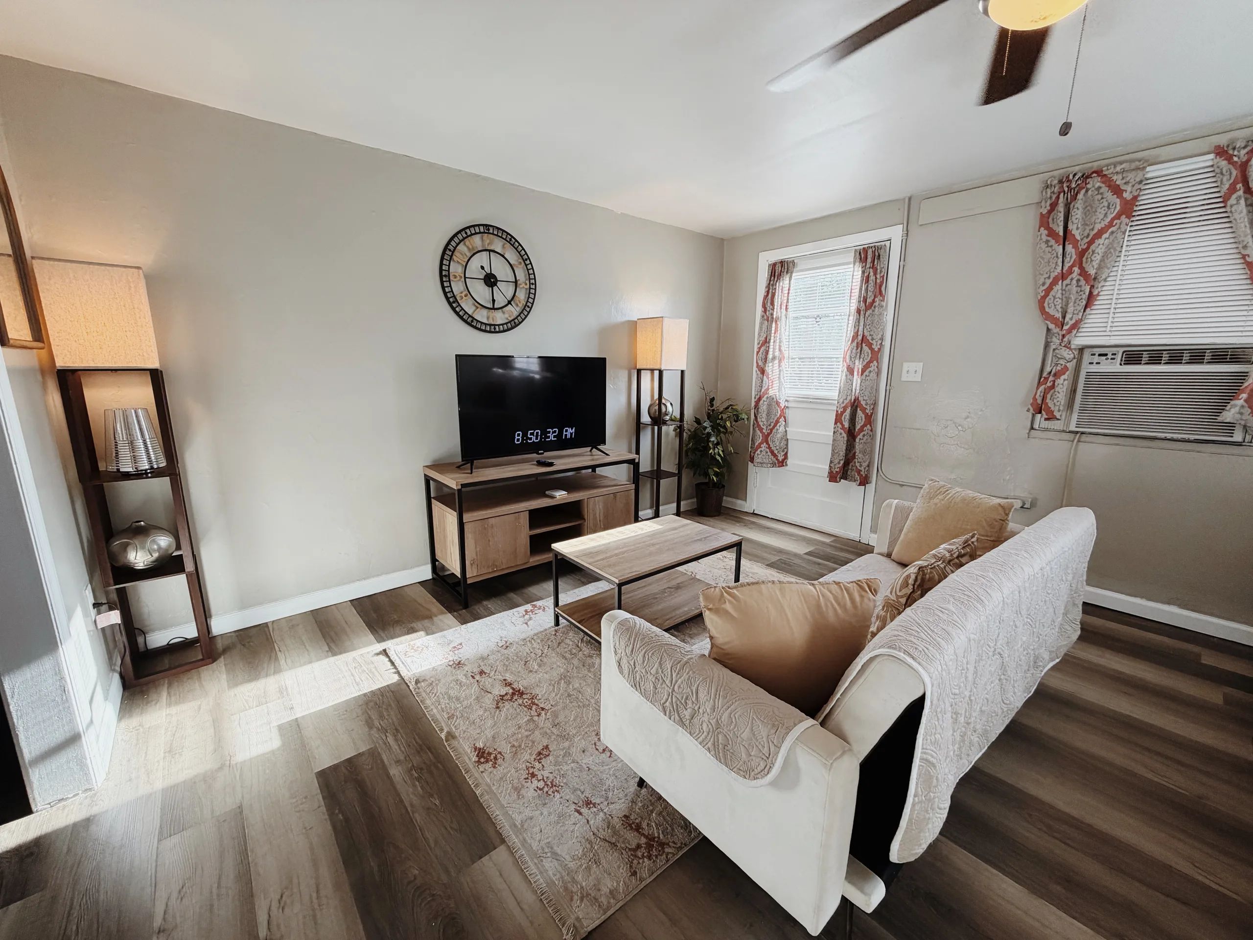 Historic 1BR Apt • 2 Queen Beds • Near VSU & SGMC